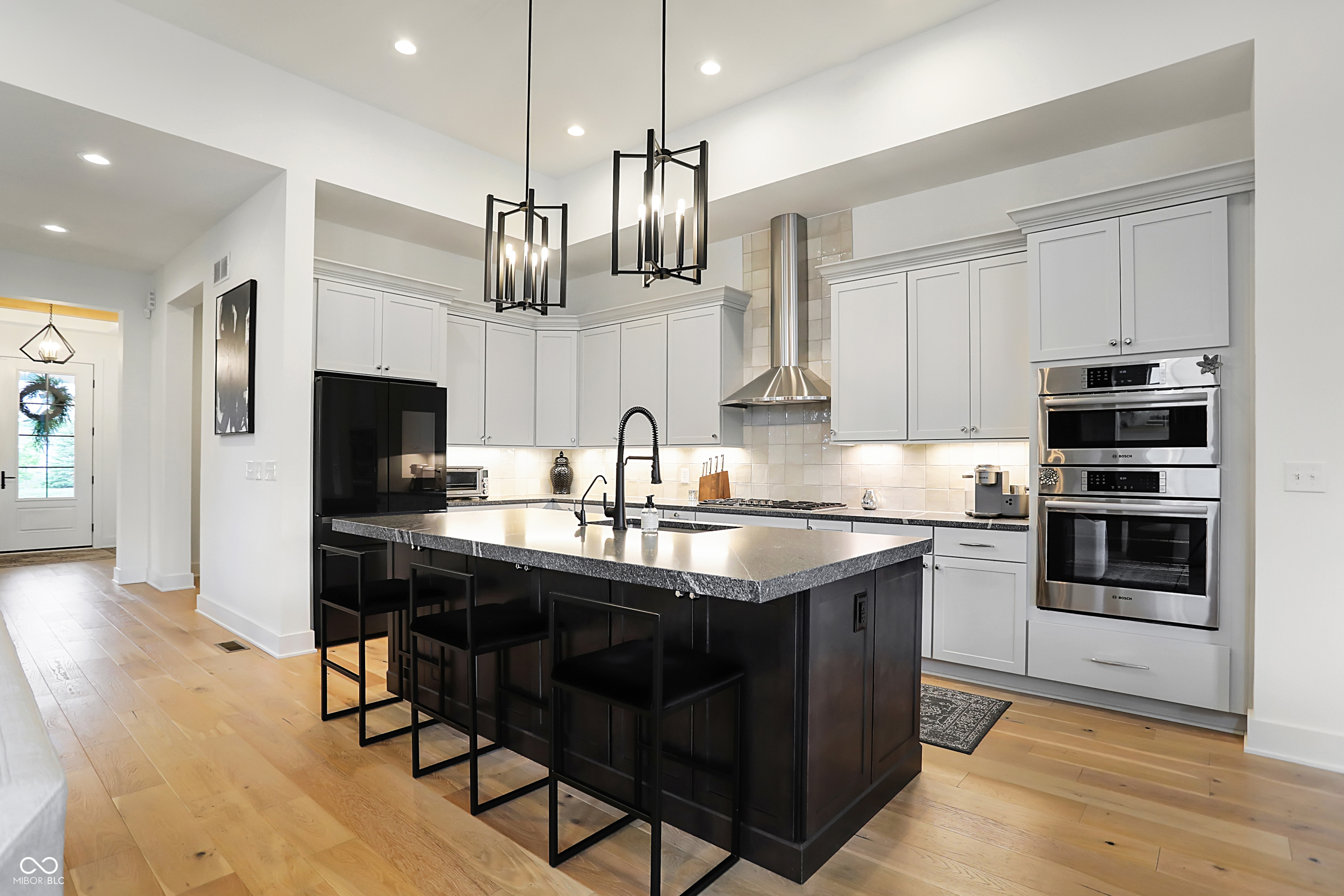 14991 Oak Hollow Lane W