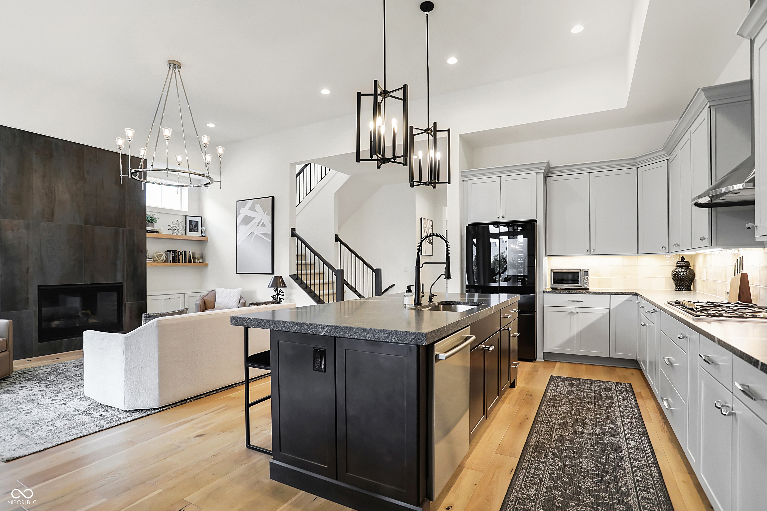 14991 Oak Hollow Lane W