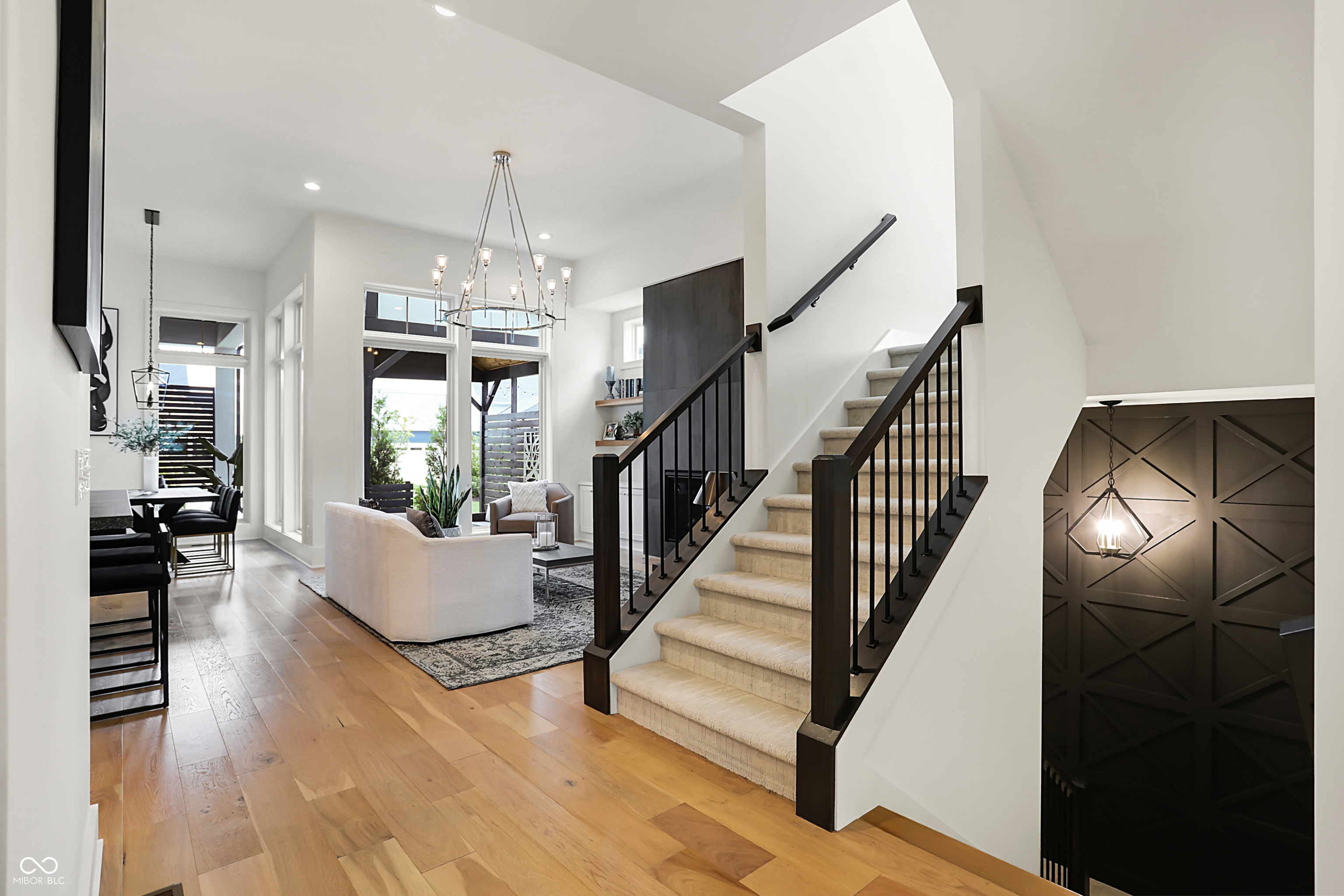 14991 Oak Hollow Lane W