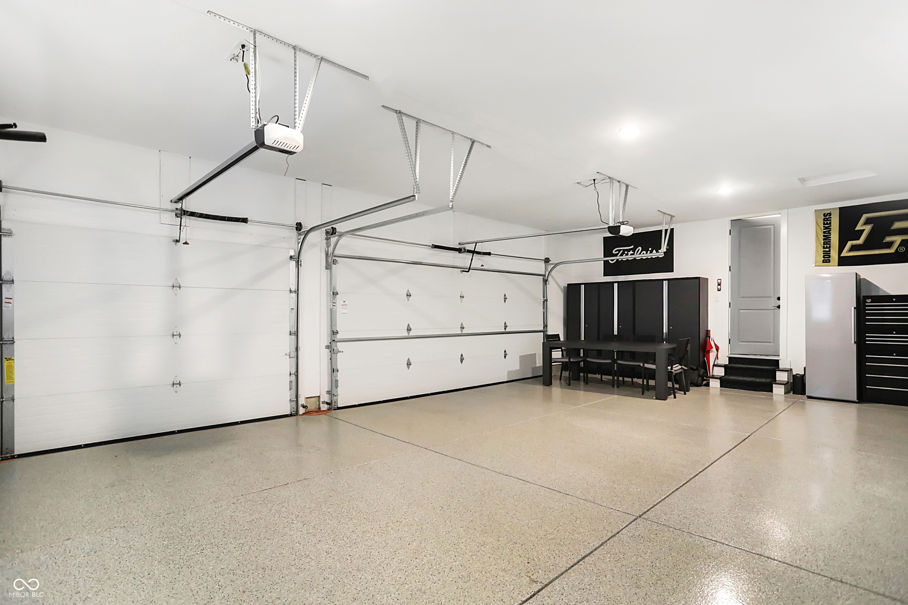 14991 Oak Hollow Lane W