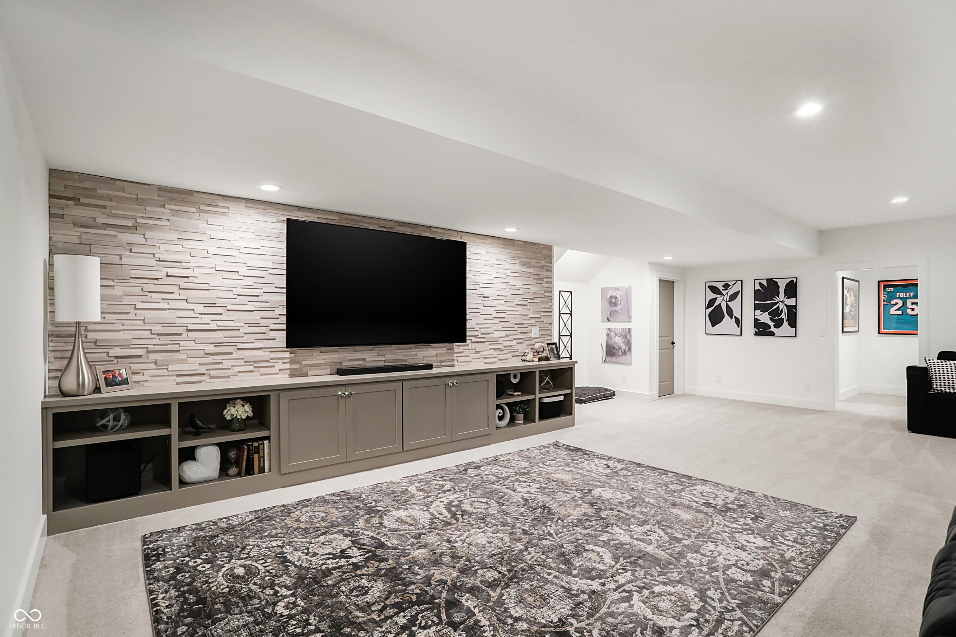 14991 Oak Hollow Lane W