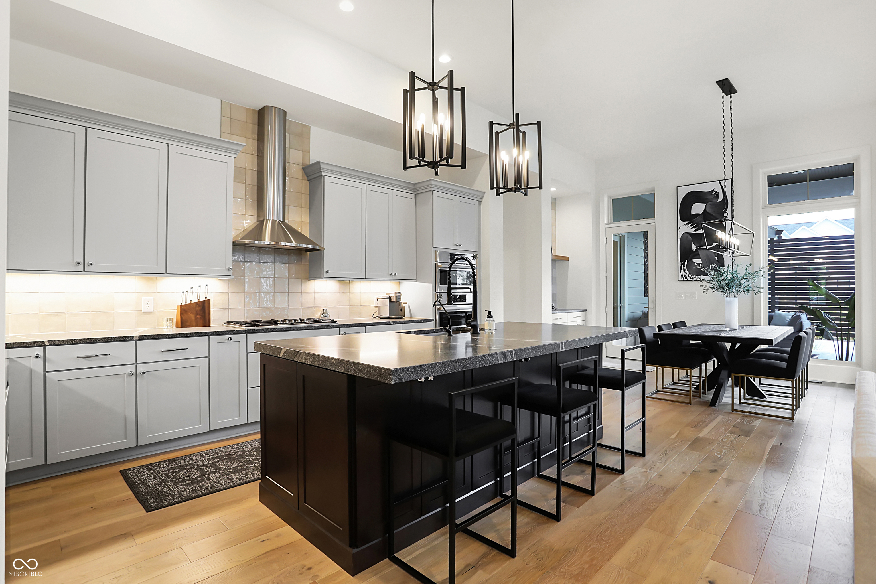 14991 Oak Hollow Lane W