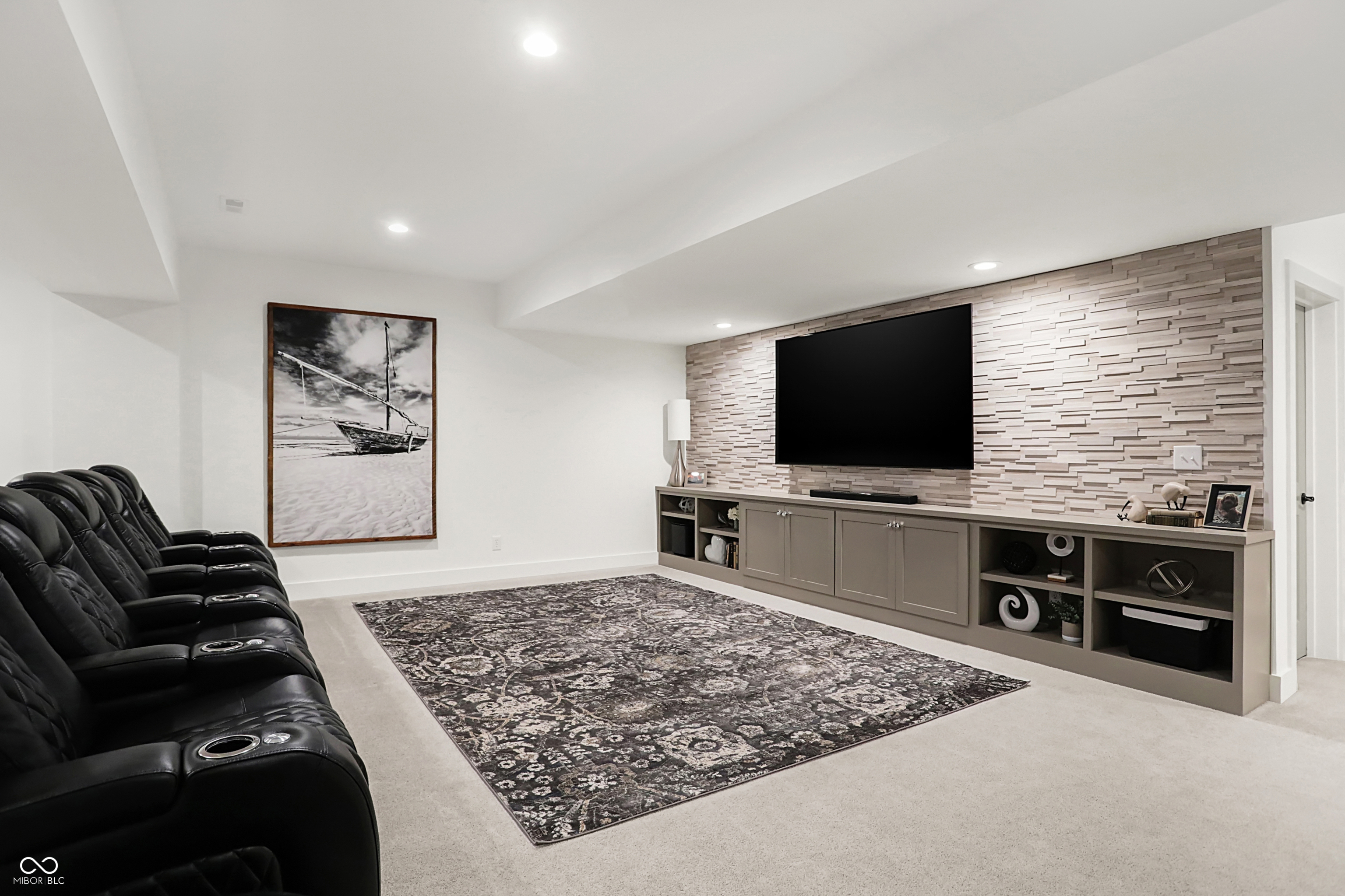 14991 Oak Hollow Lane W