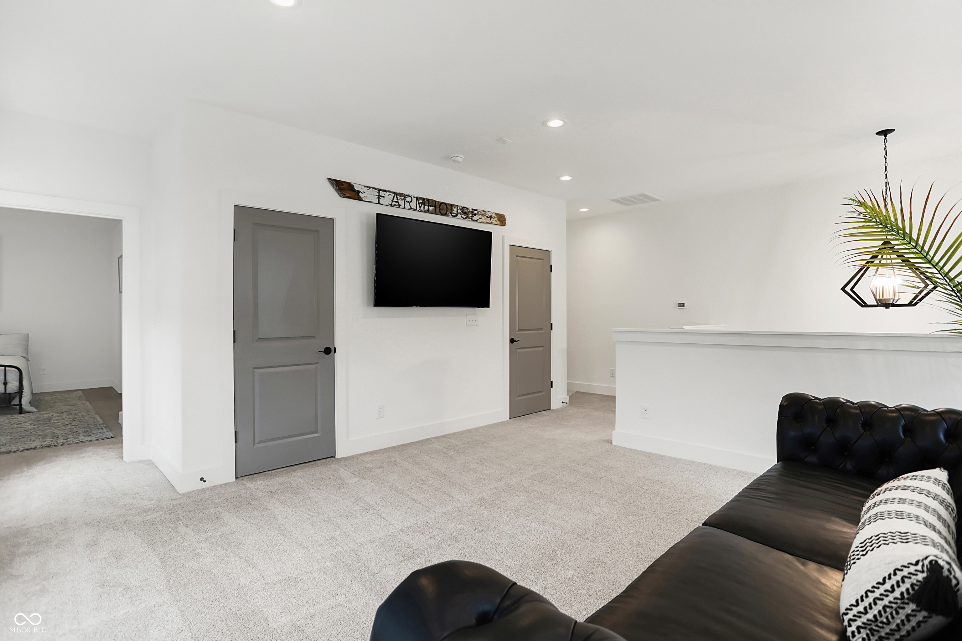 14991 Oak Hollow Lane W