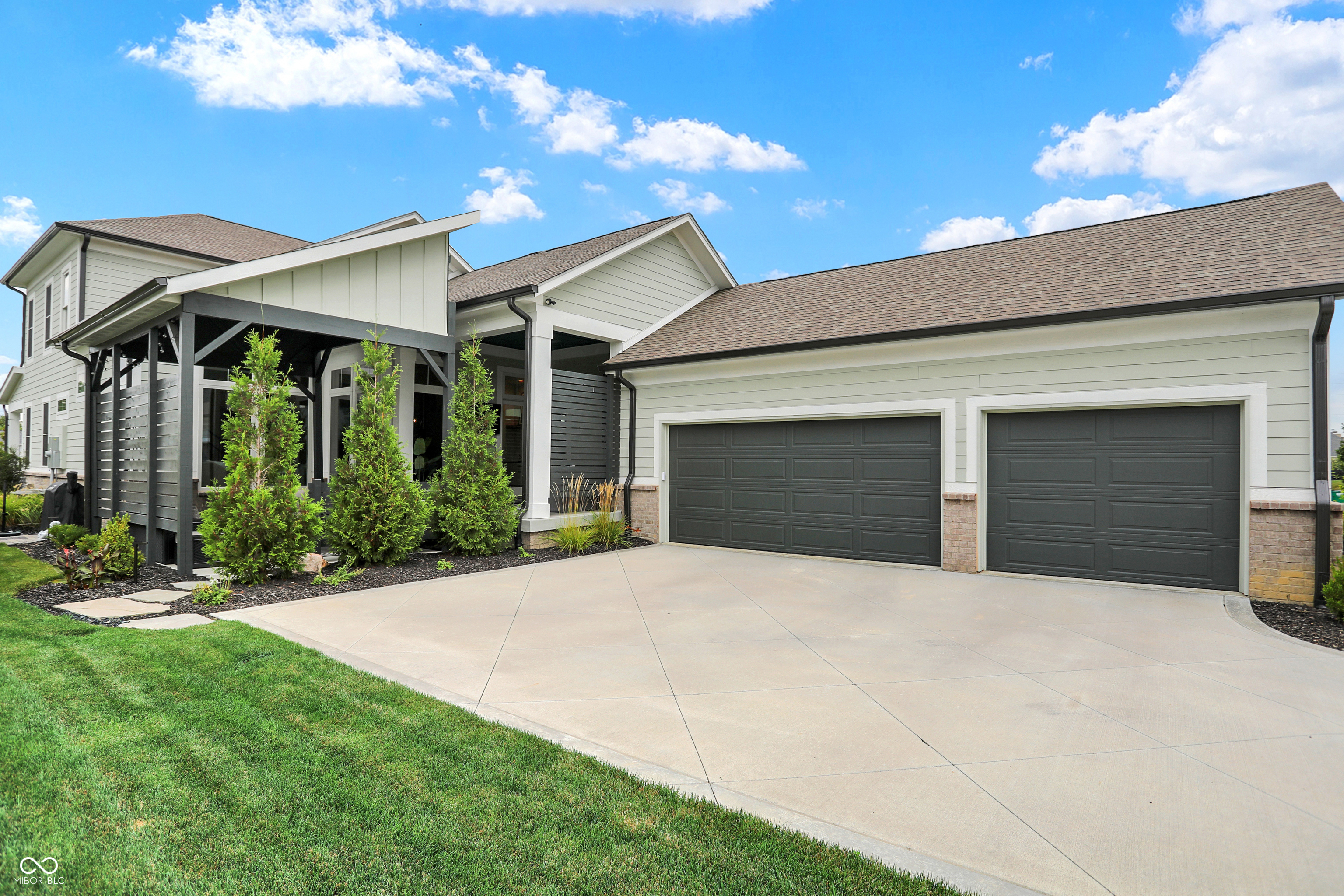 14991 Oak Hollow Lane W