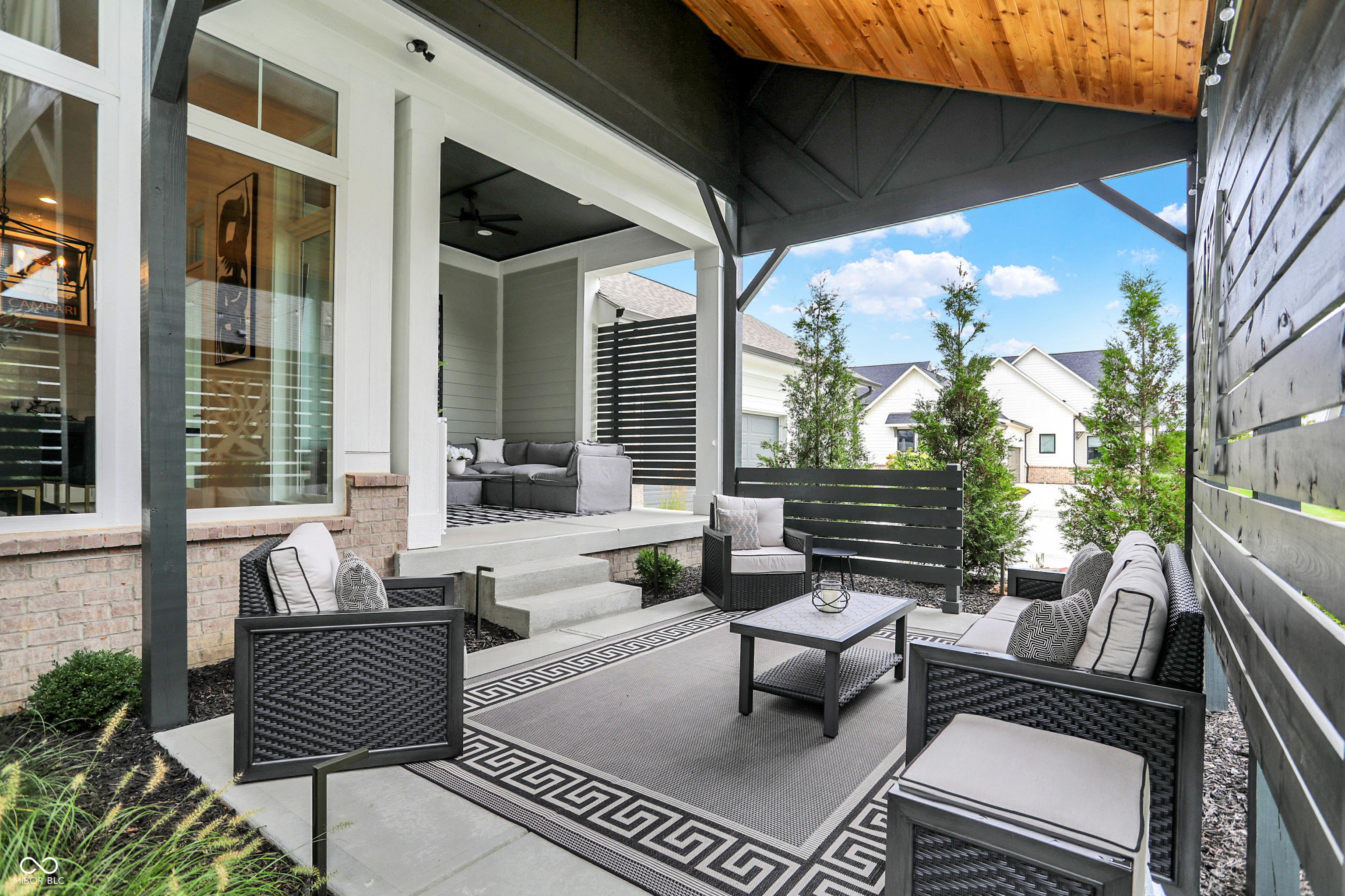 14991 Oak Hollow Lane W