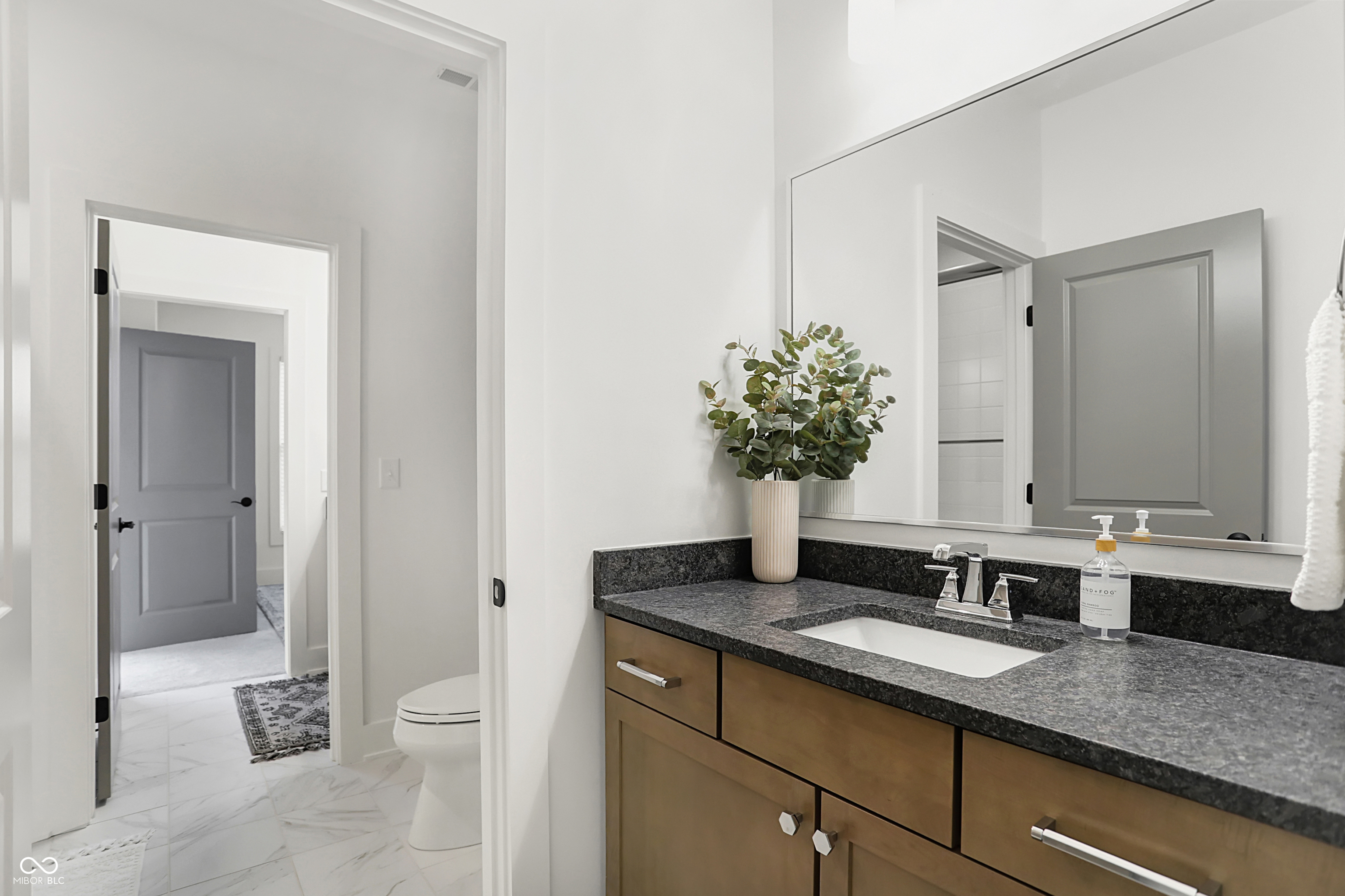 14991 Oak Hollow Lane W