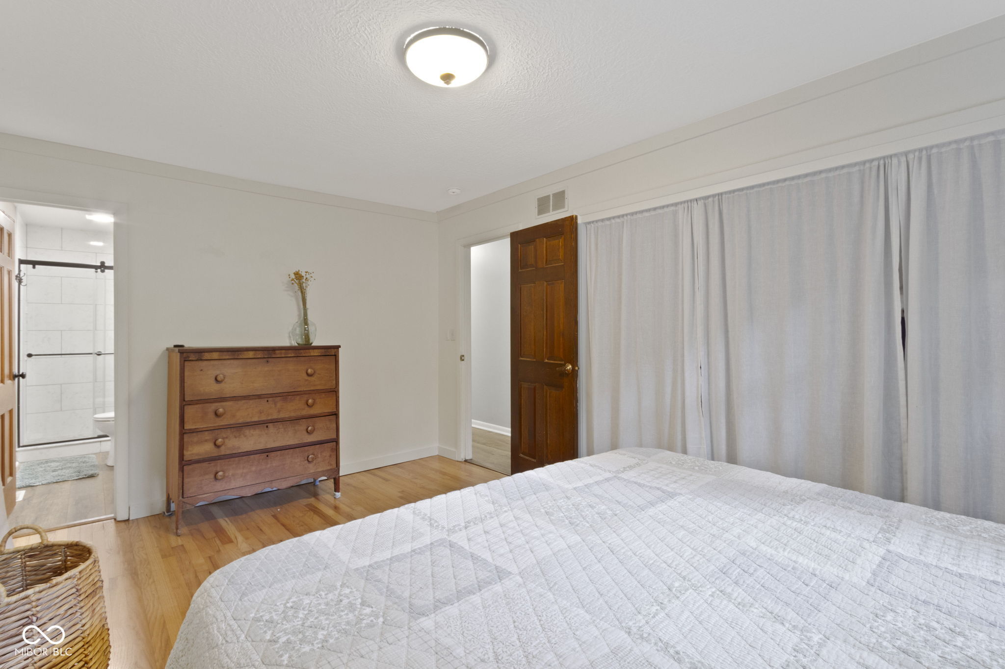 11444 Ralston Avenue