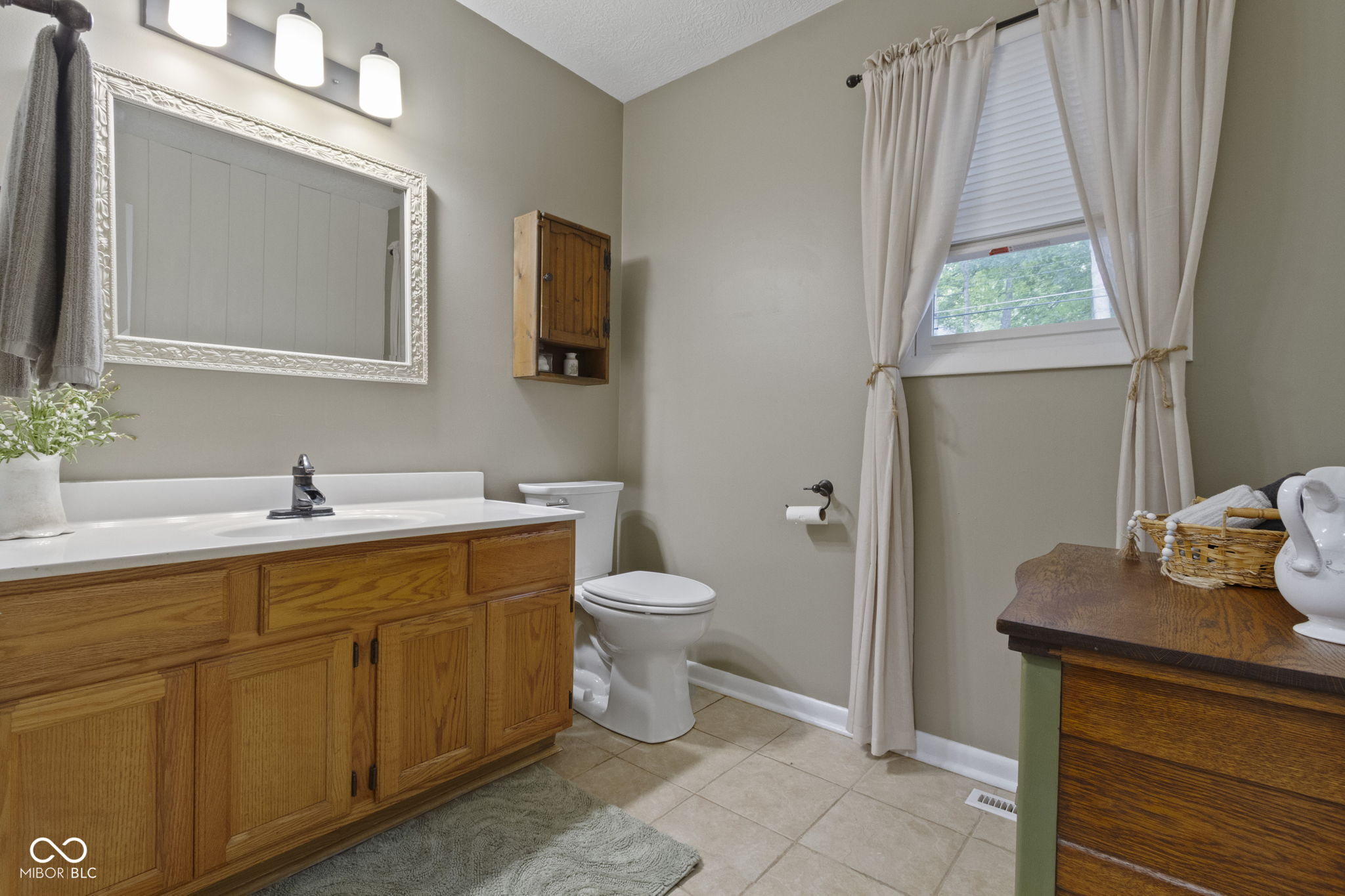 11444 Ralston Avenue