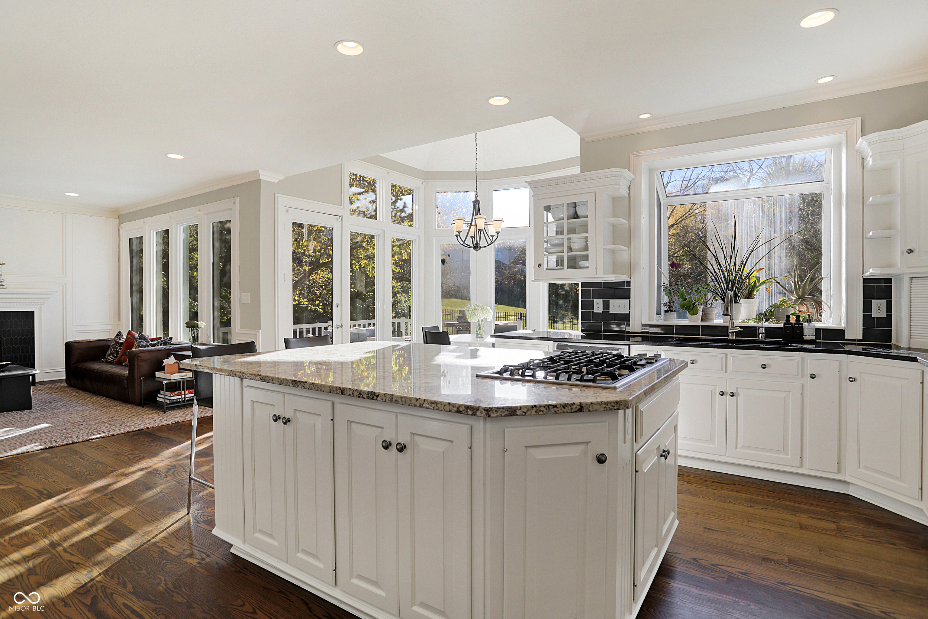 6525 Greenridge Drive