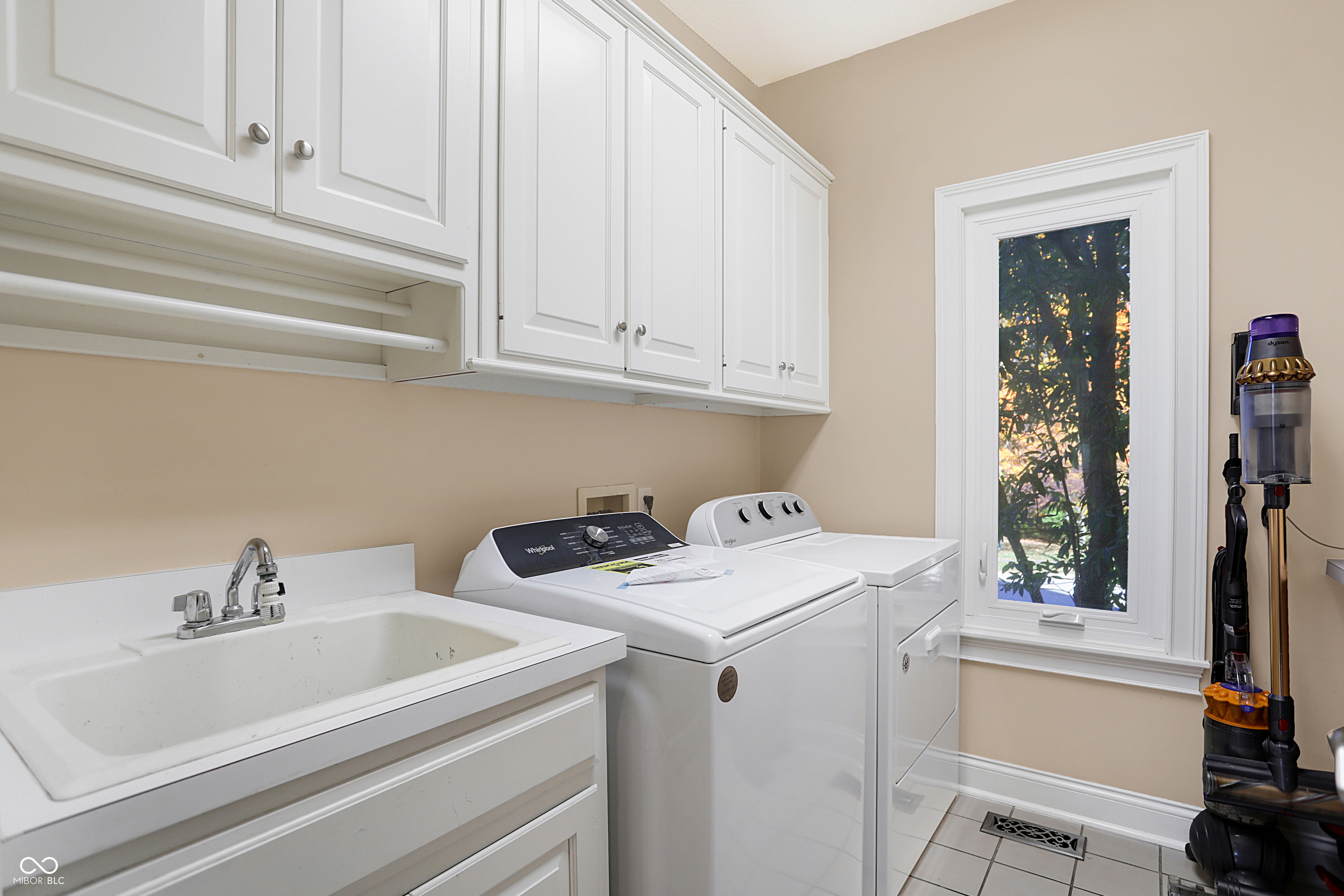 6525 Greenridge Drive