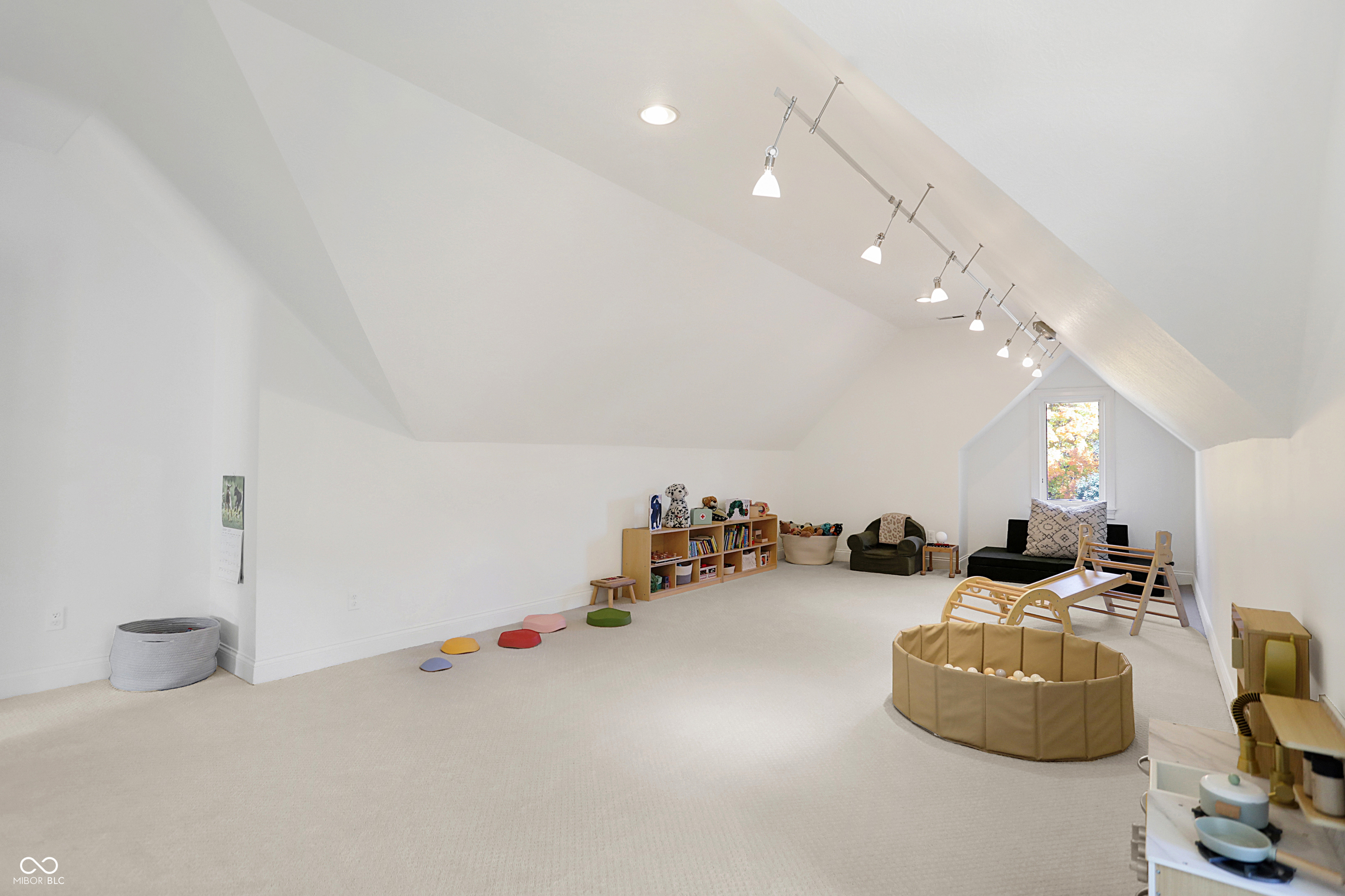 6525 Greenridge Drive