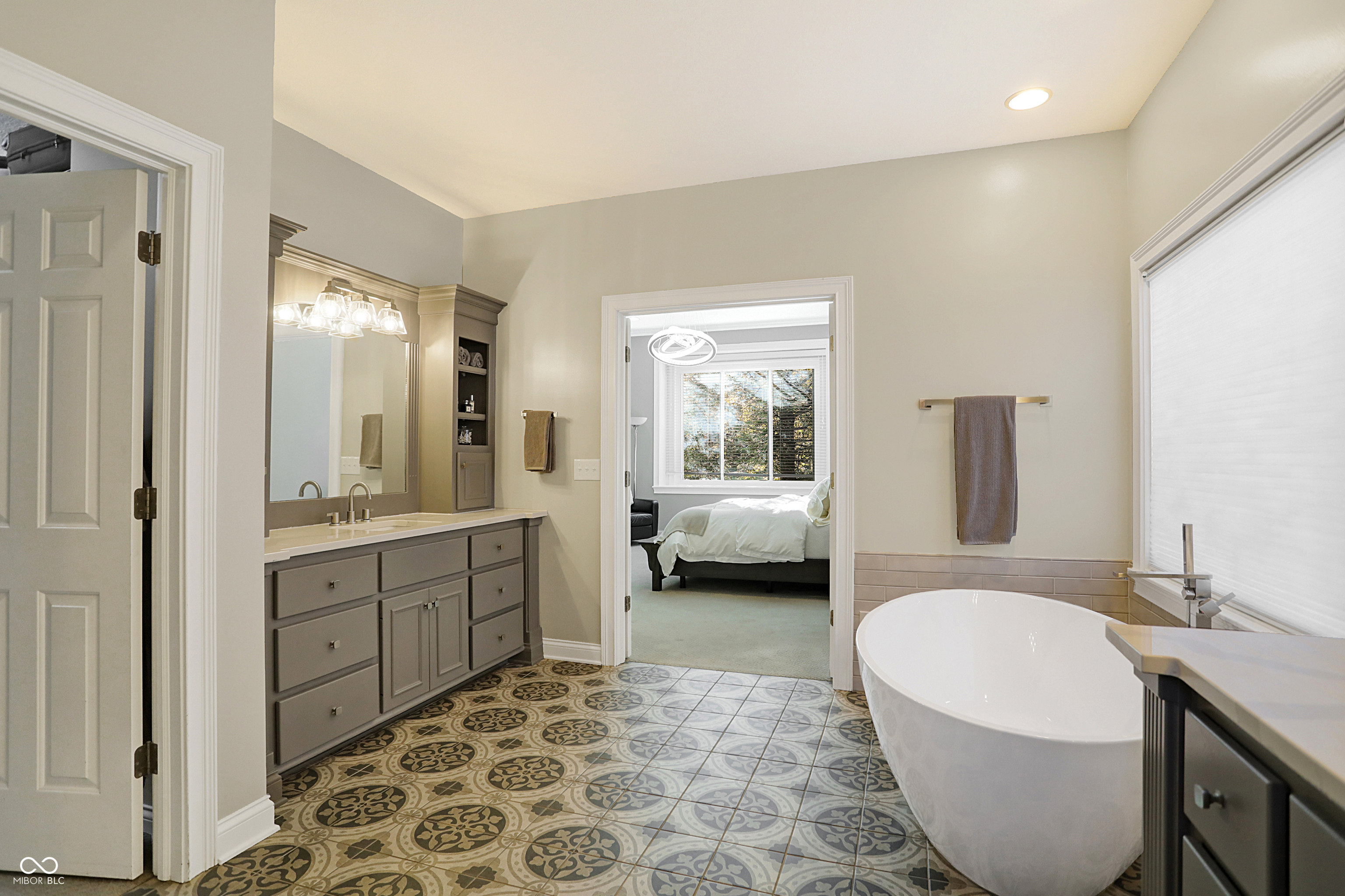 6525 Greenridge Drive