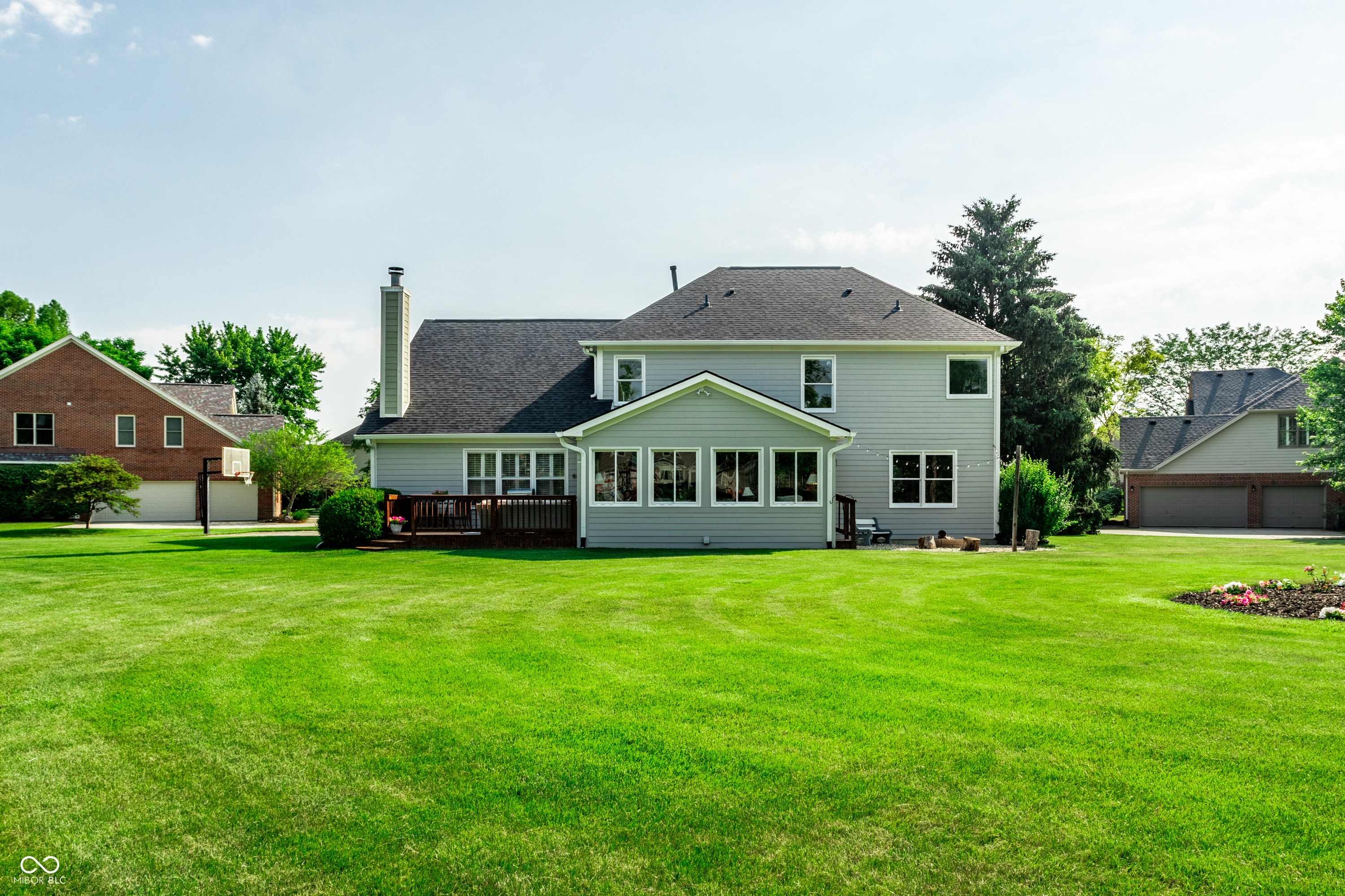 2541 Royal Boulevard