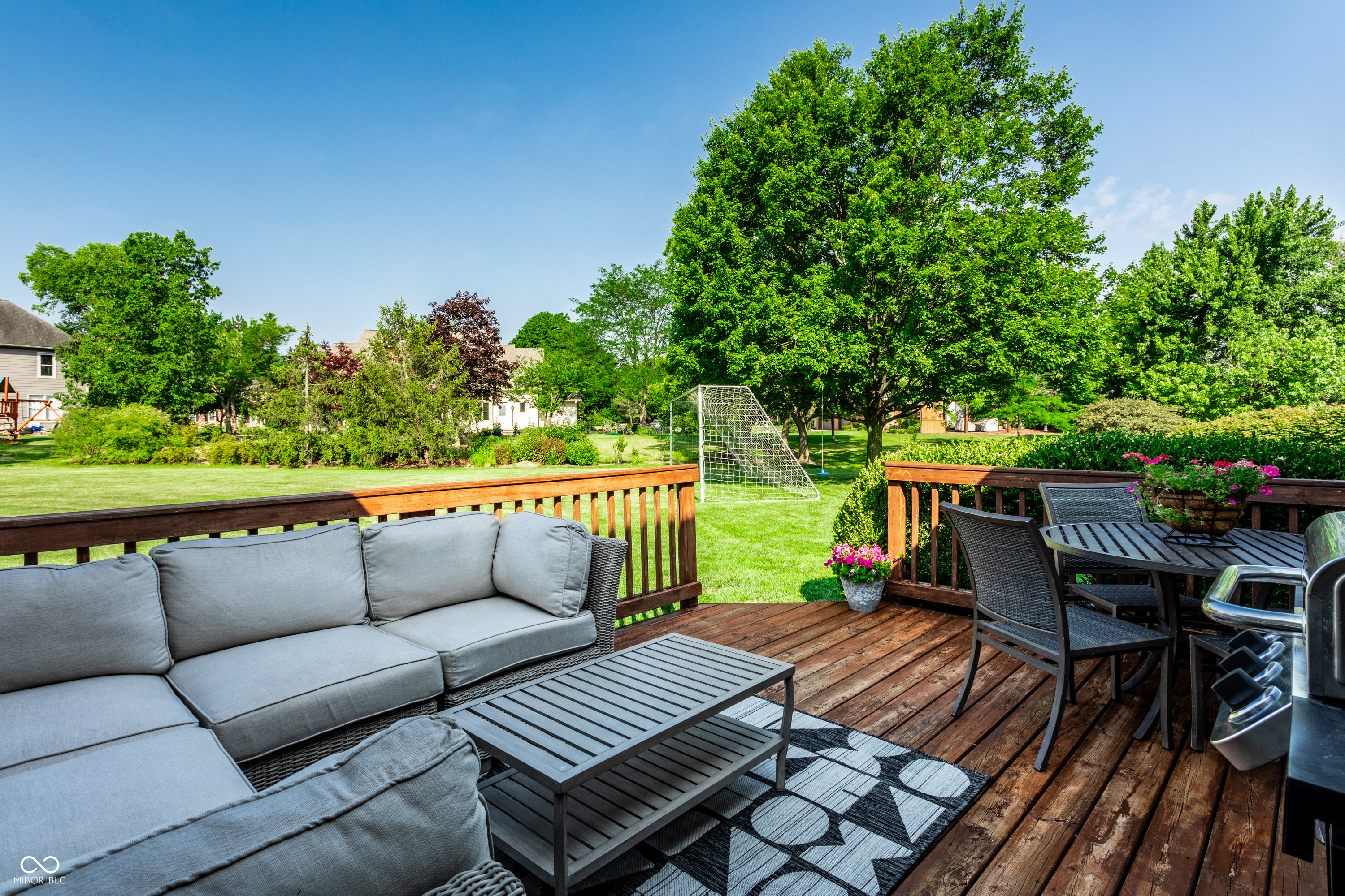 2541 Royal Boulevard