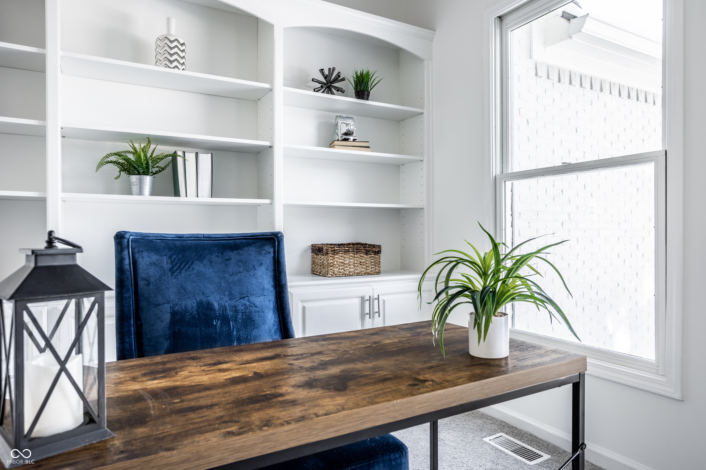 2541 Royal Boulevard