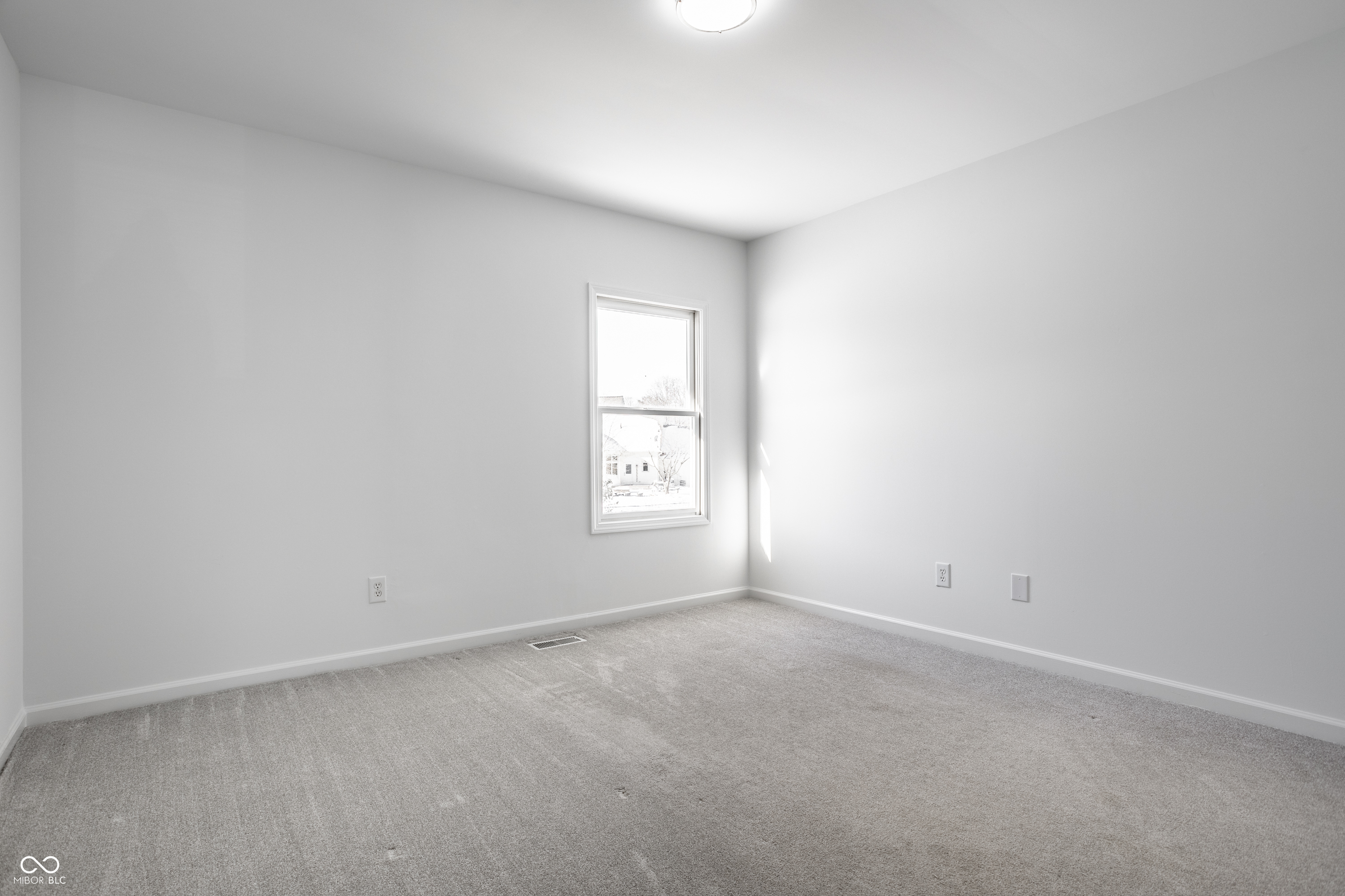 2541 Royal Boulevard