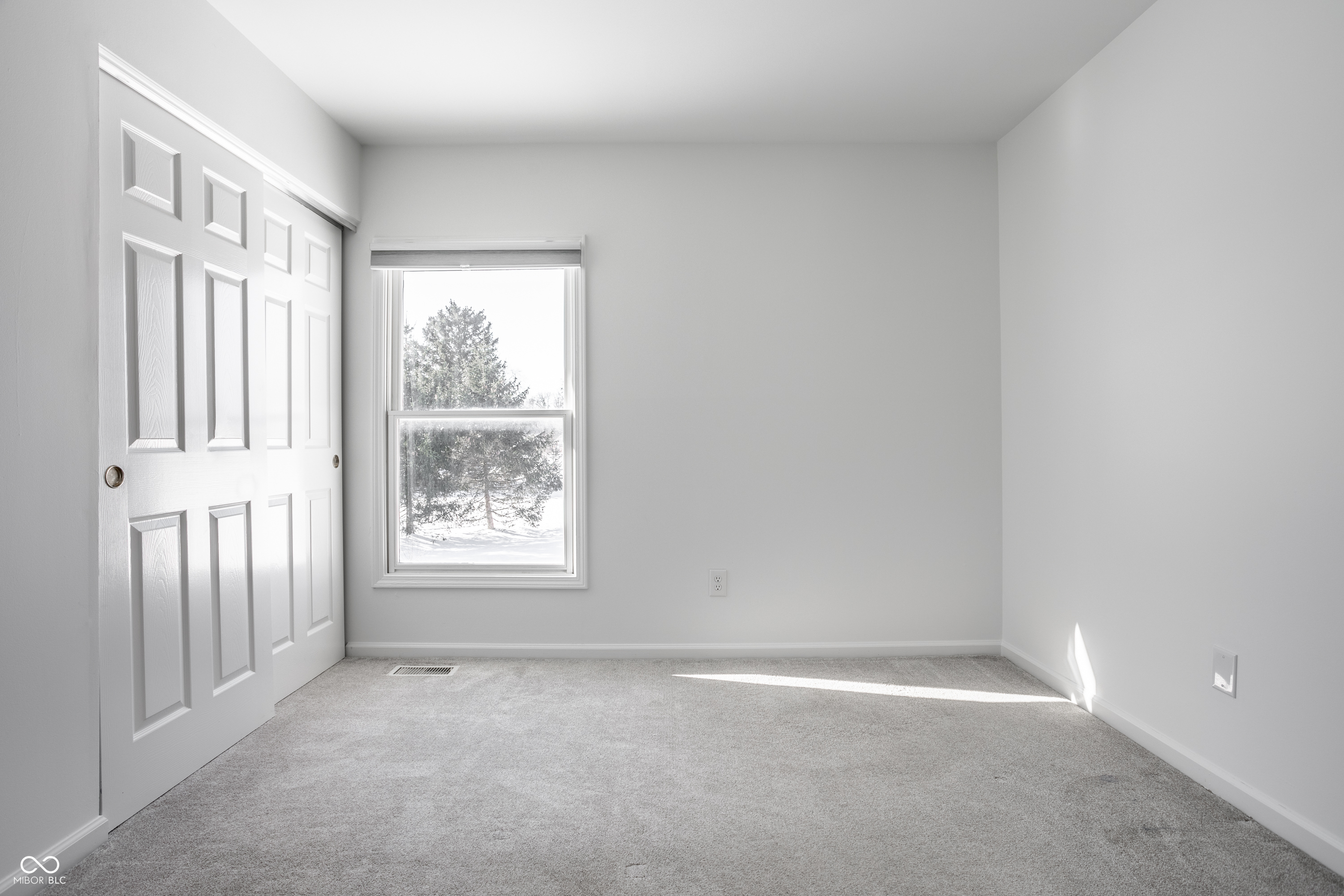 2541 Royal Boulevard