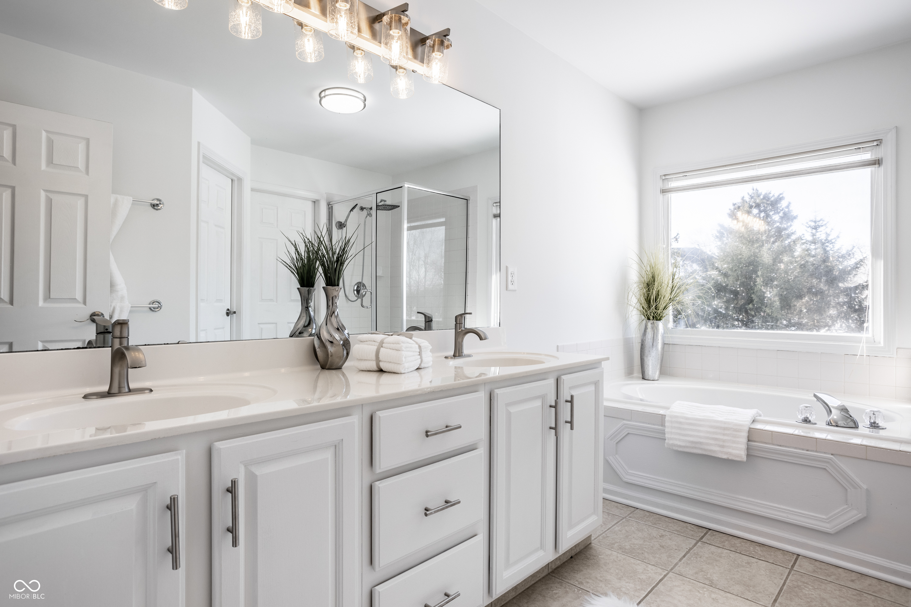 2541 Royal Boulevard