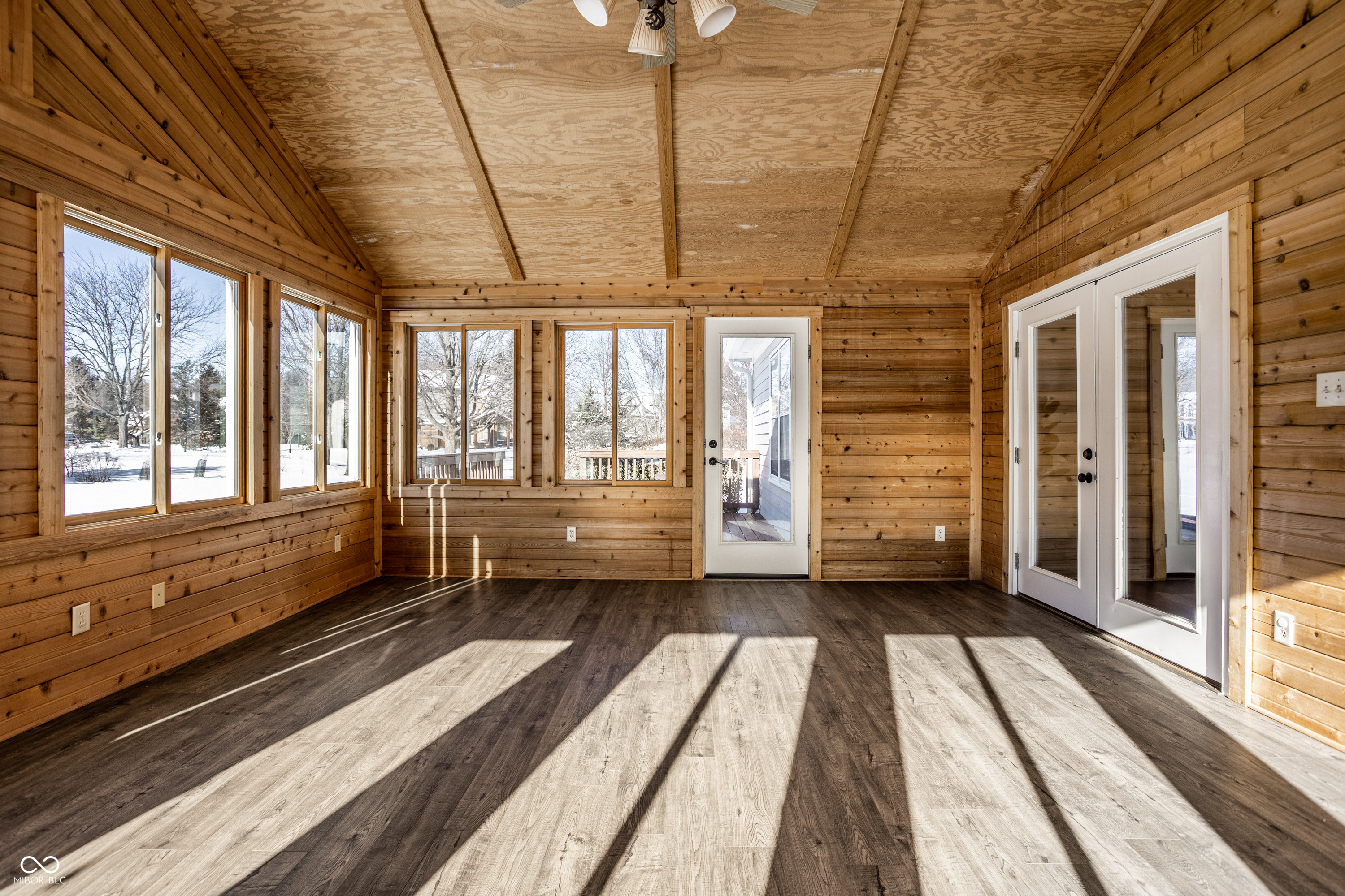 2541 Royal Boulevard