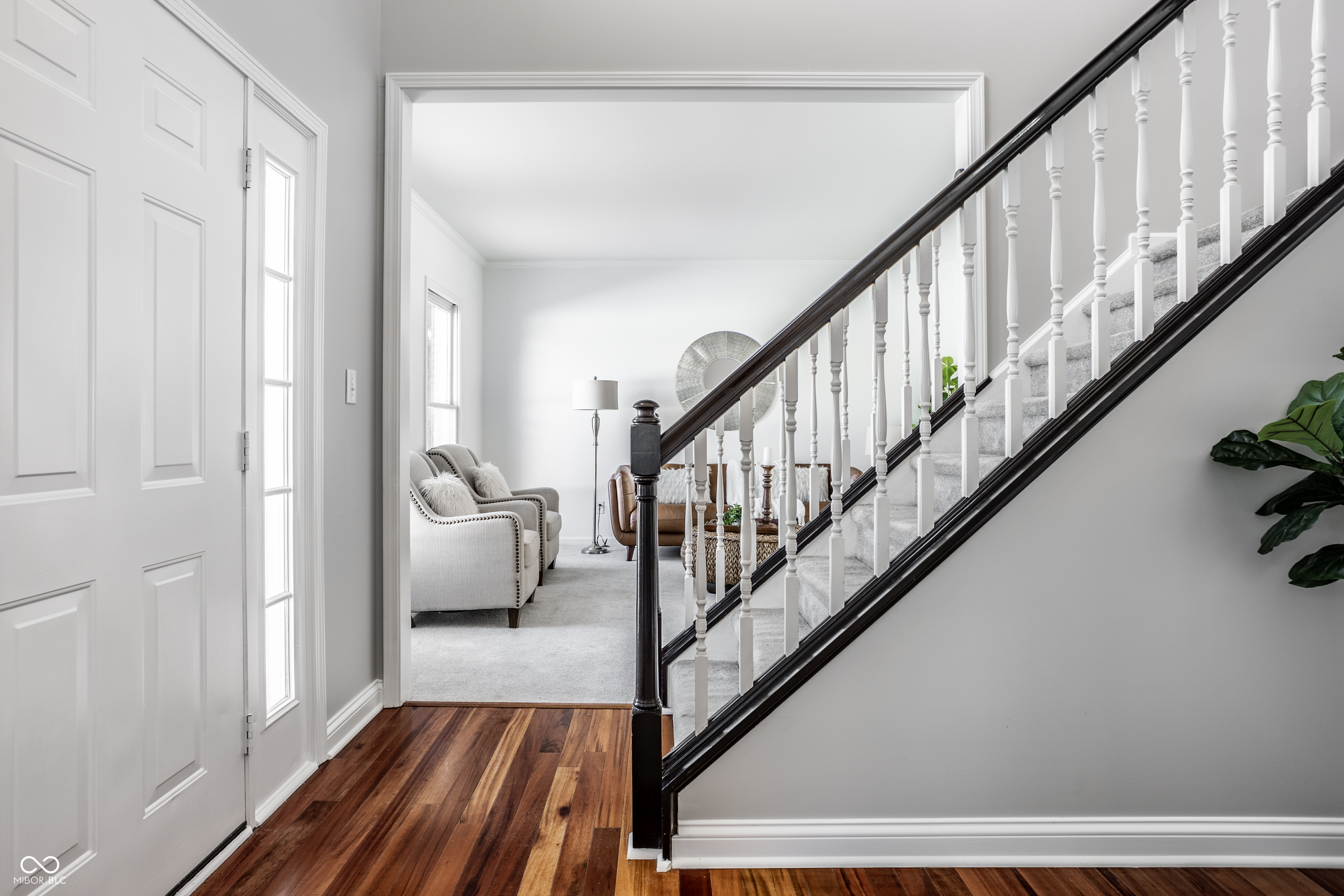 2541 Royal Boulevard