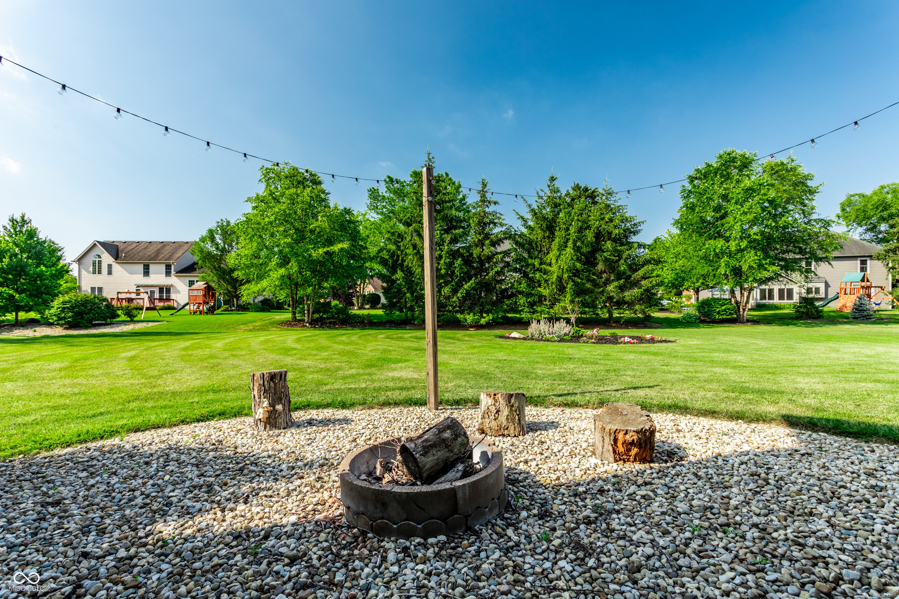 2541 Royal Boulevard