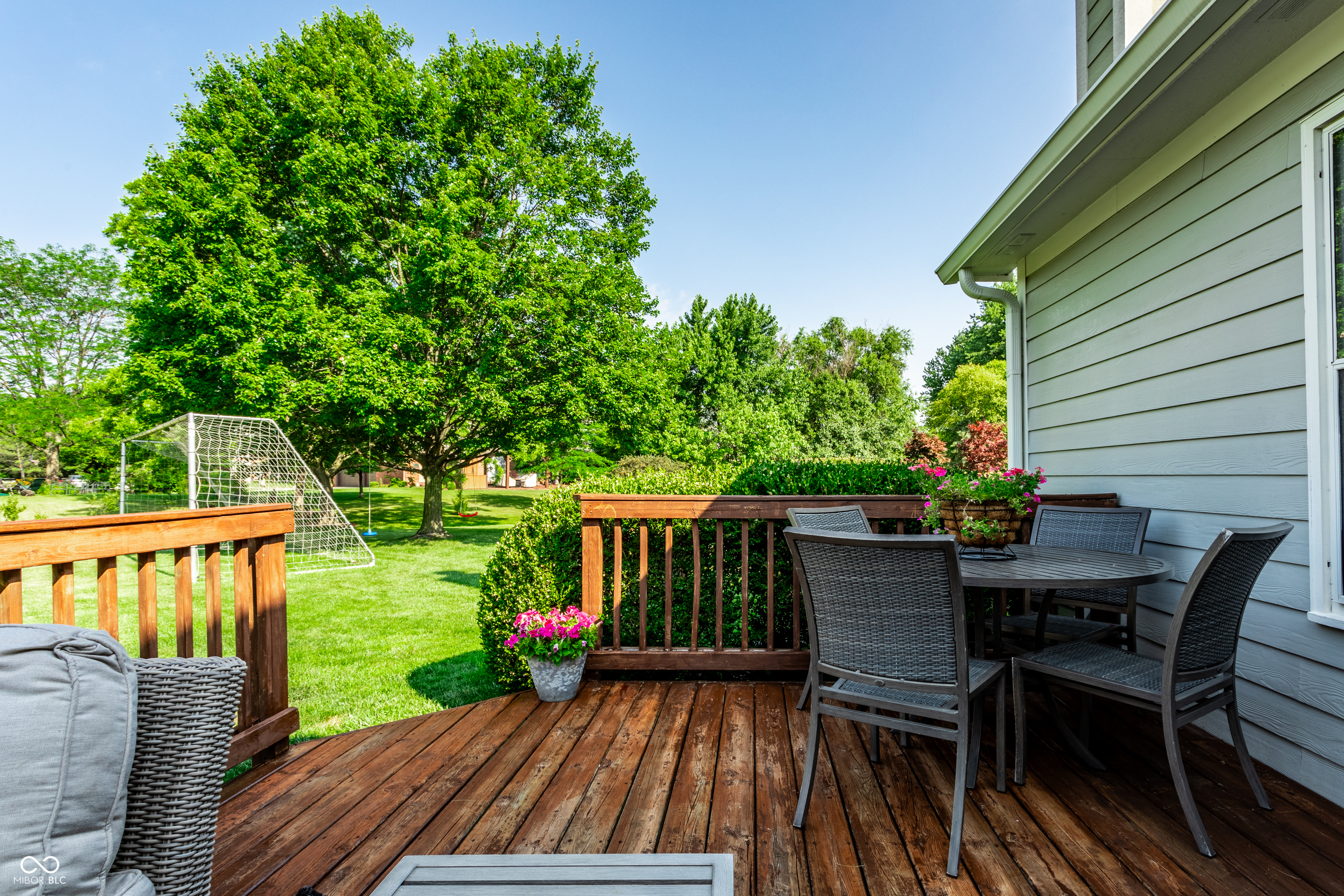 2541 Royal Boulevard