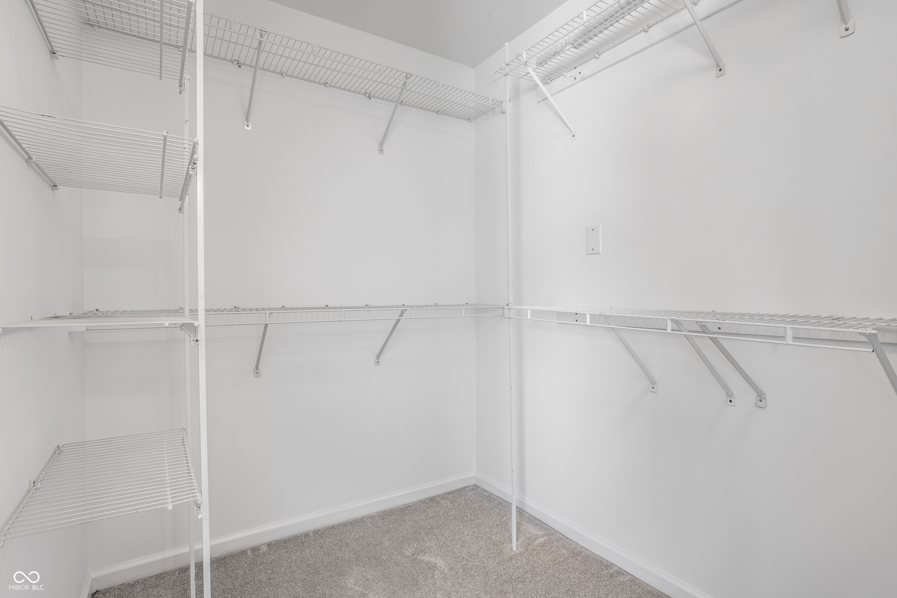 2541 Royal Boulevard