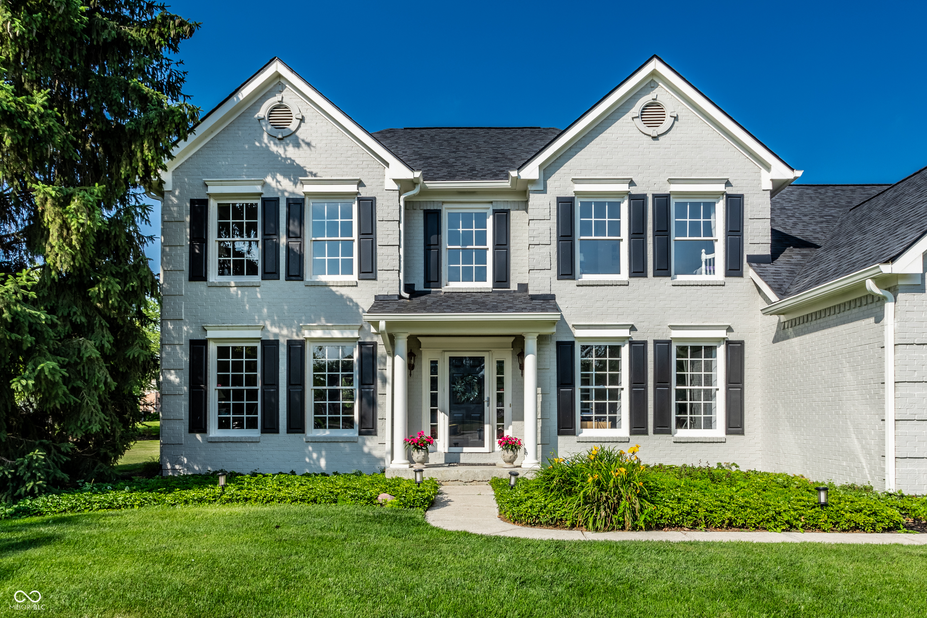 2541 Royal Boulevard