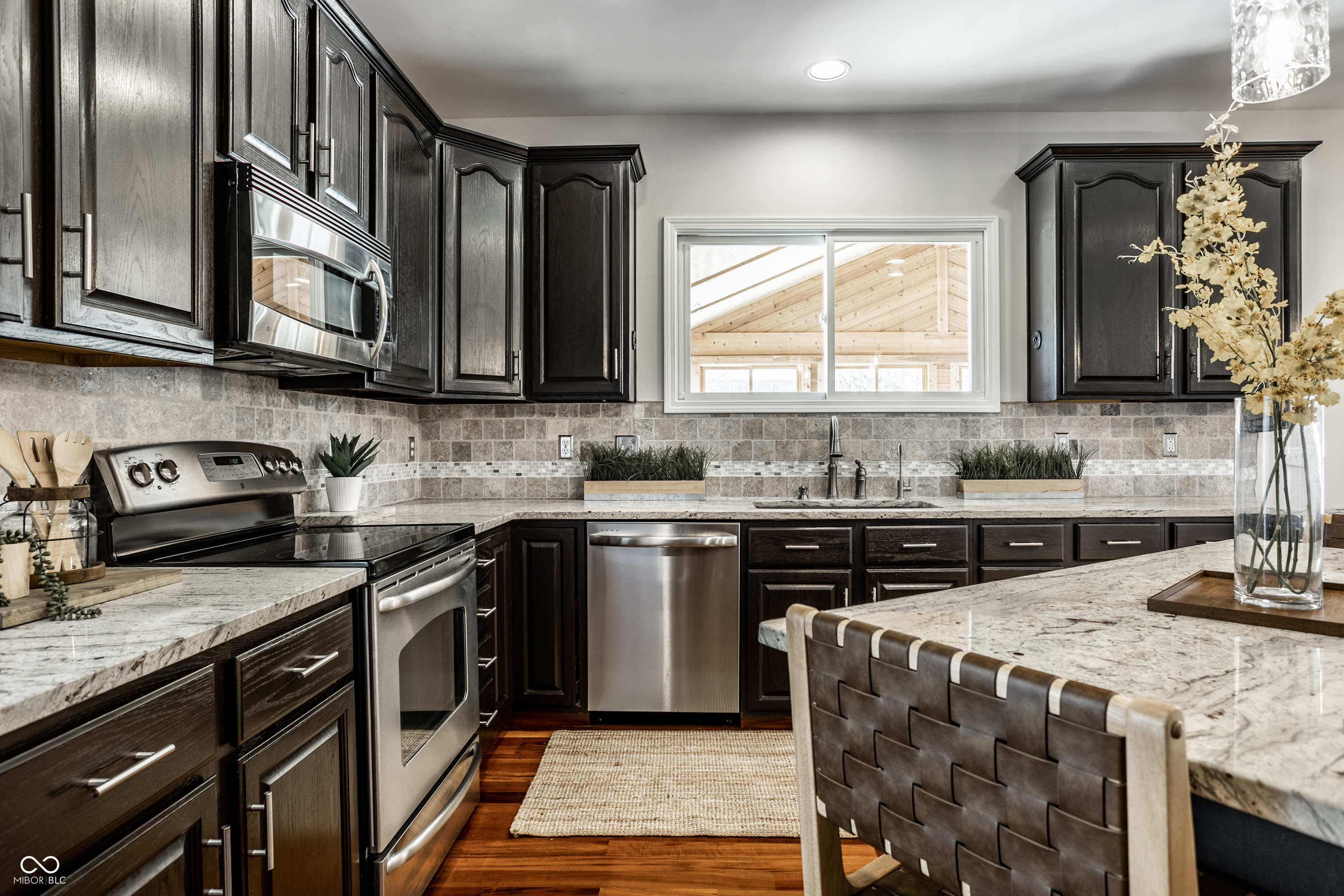 2541 Royal Boulevard