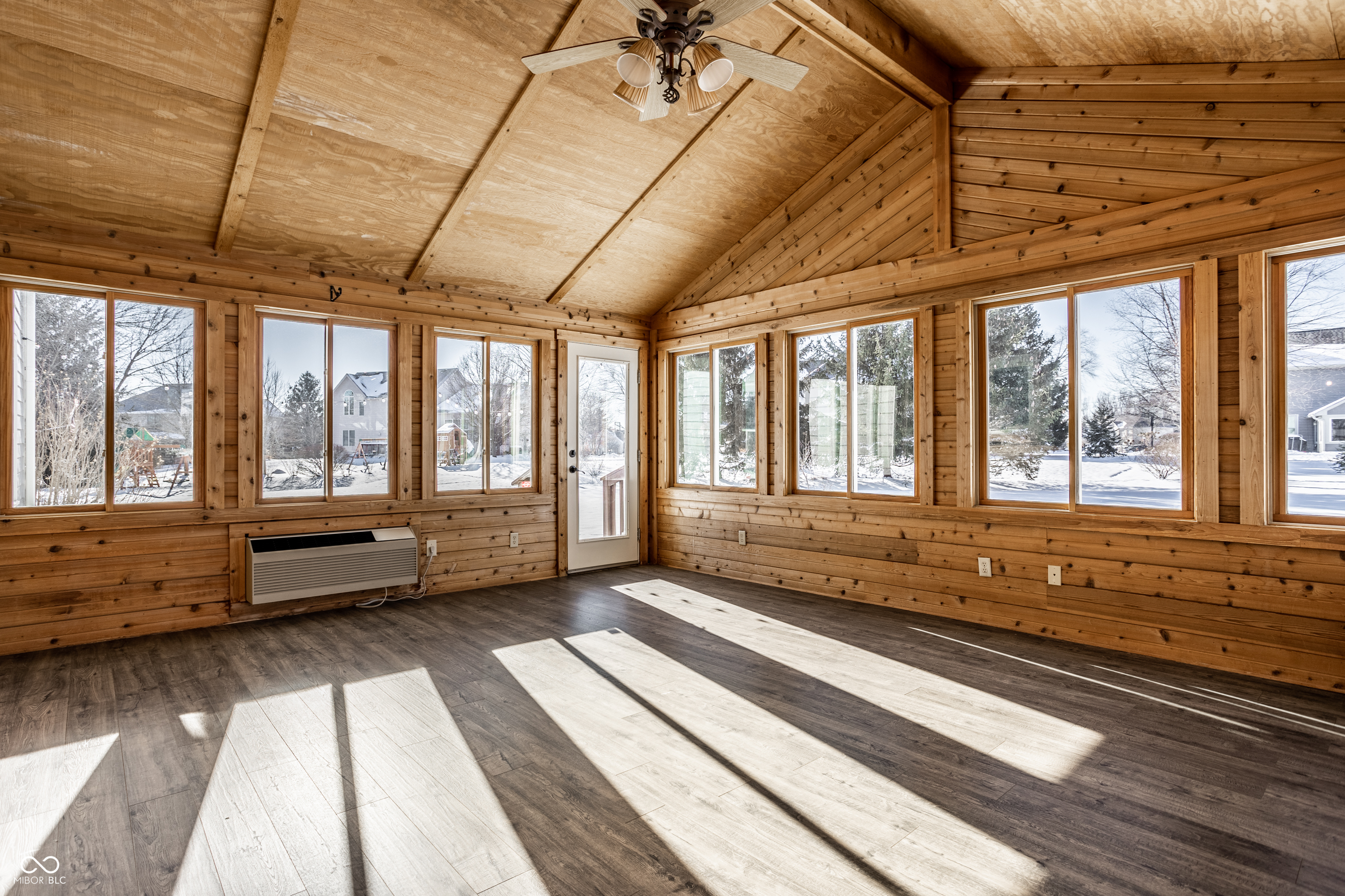 2541 Royal Boulevard