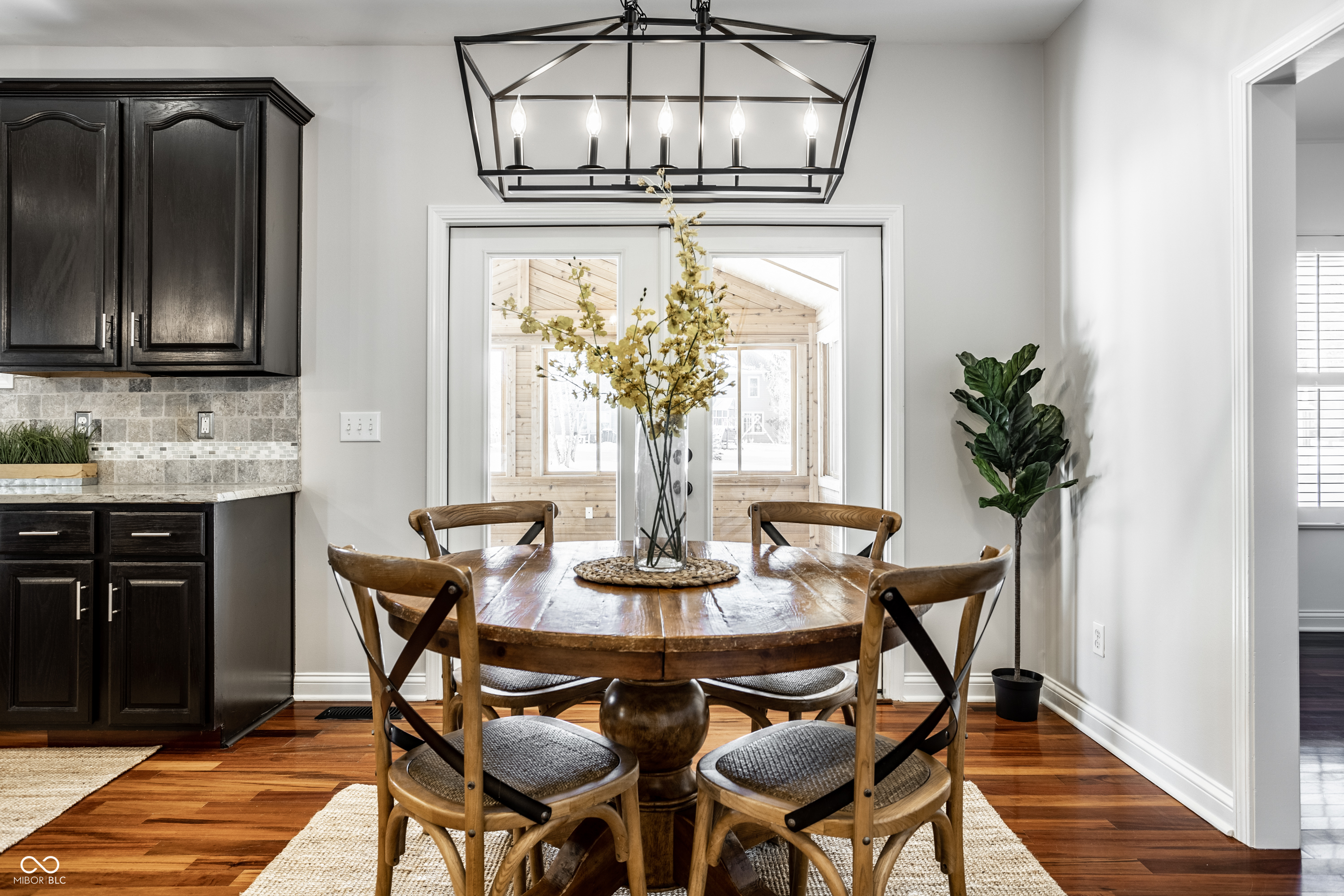 2541 Royal Boulevard