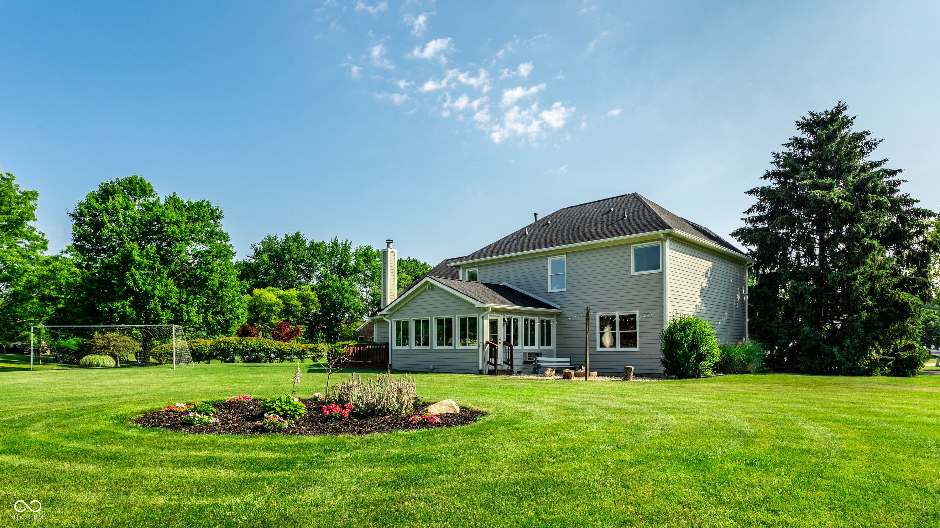 2541 Royal Boulevard