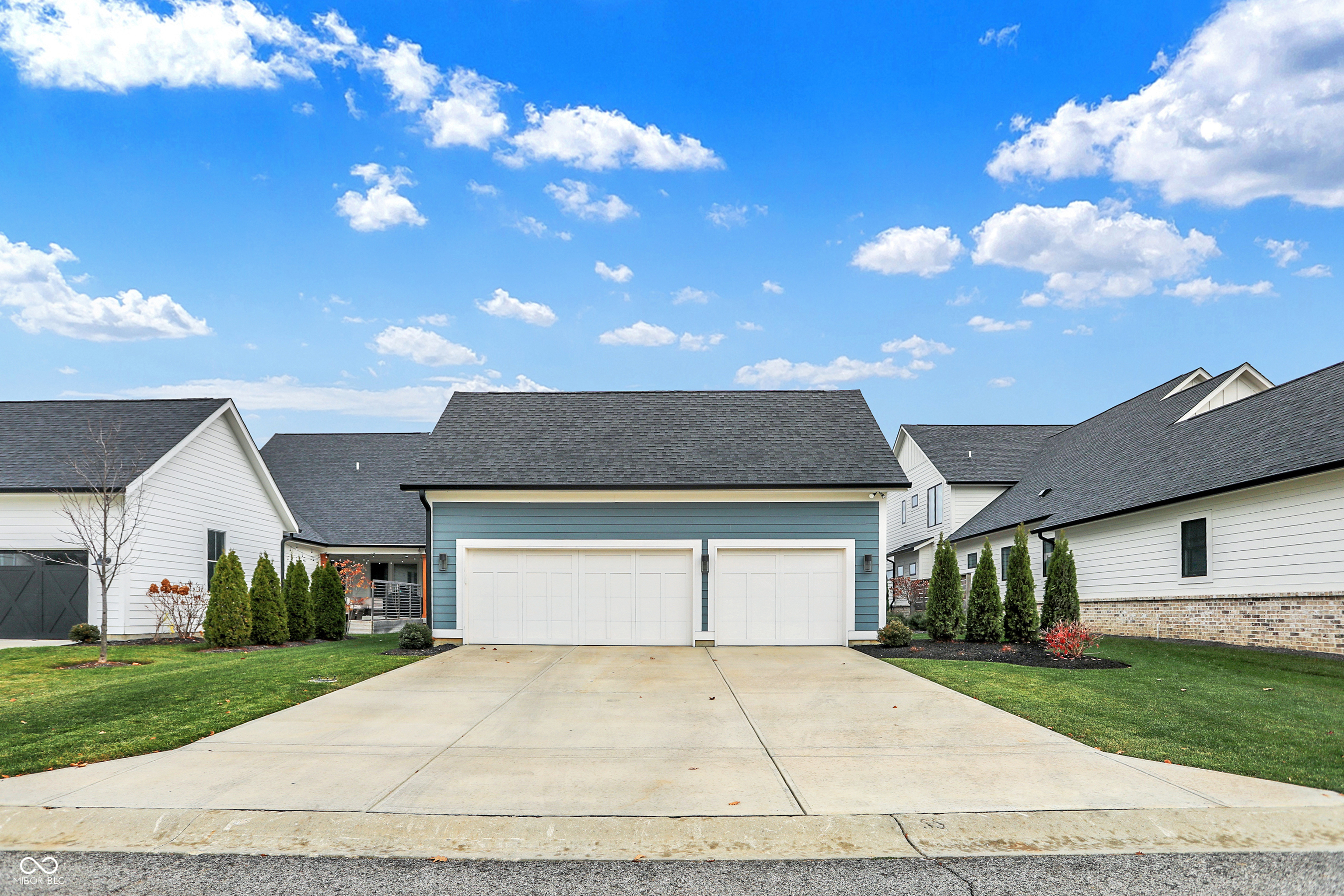 15004 Oak Hollow Lane E