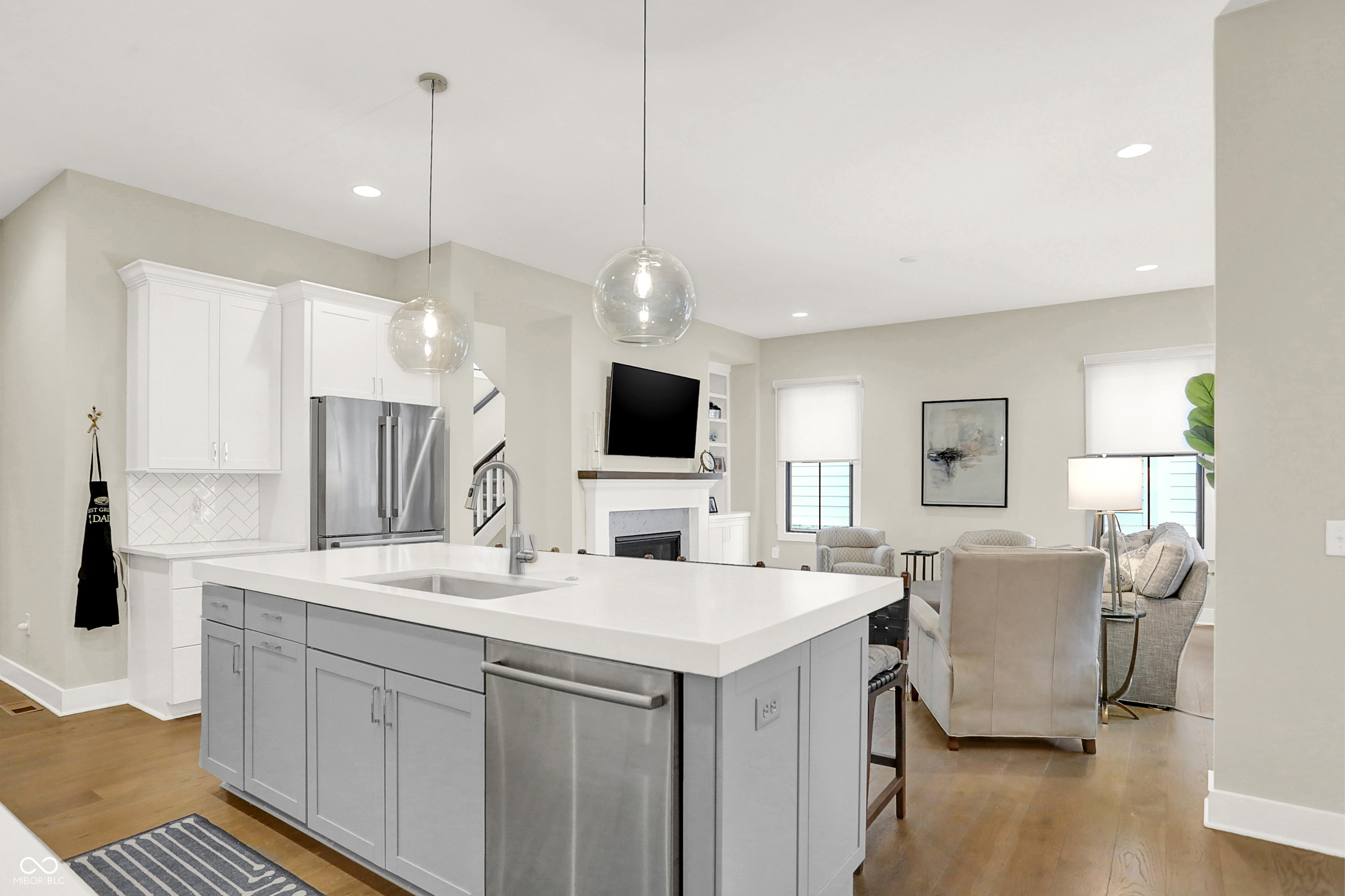 15004 Oak Hollow Lane E