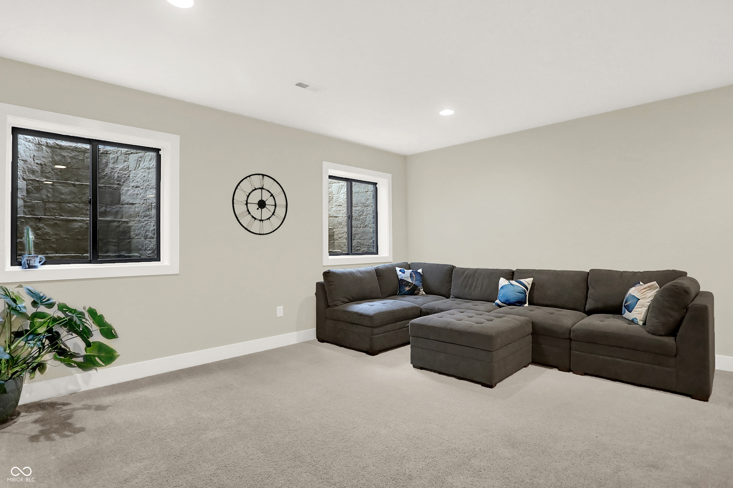 15004 Oak Hollow Lane E