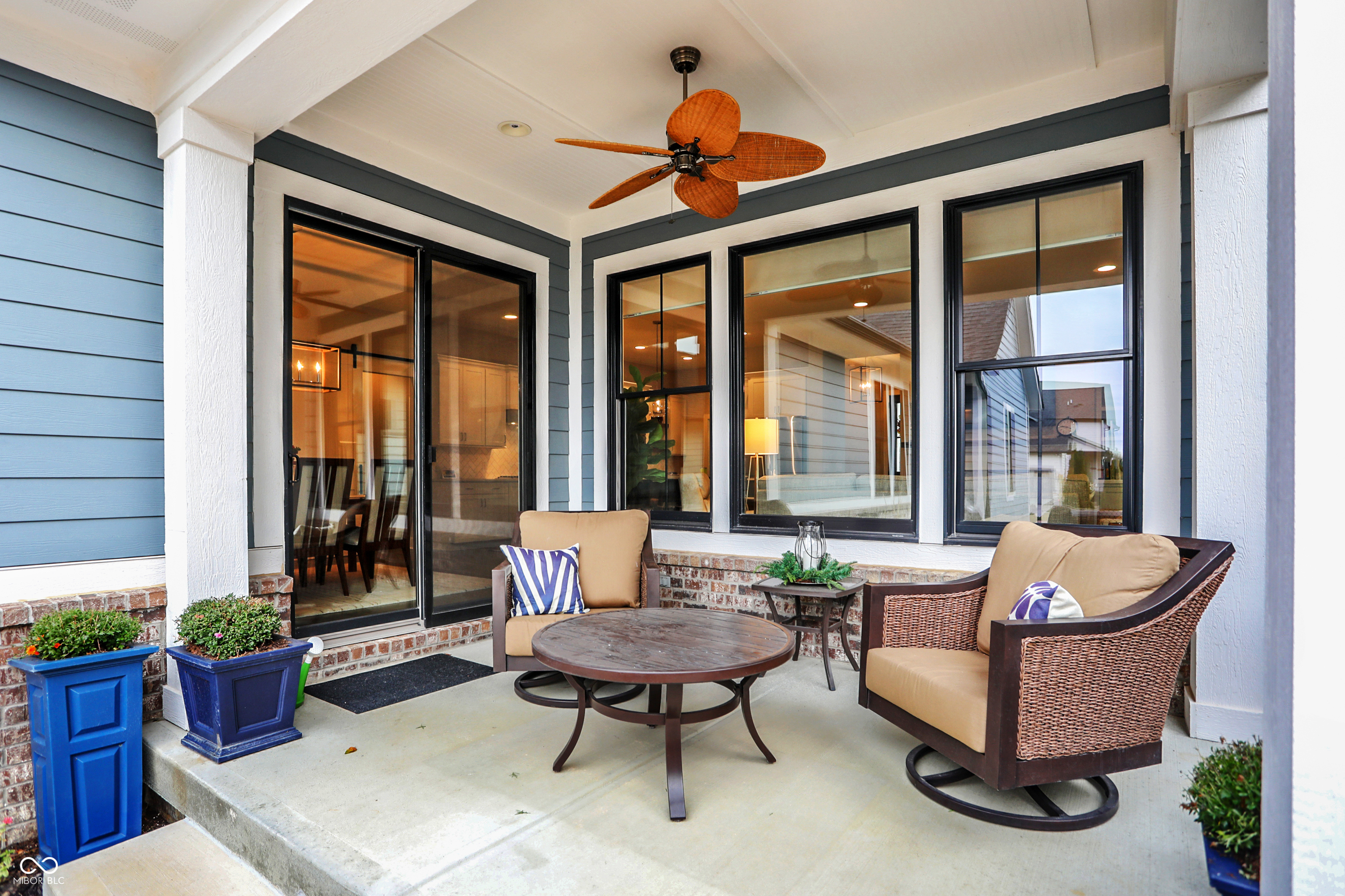 15004 Oak Hollow Lane E