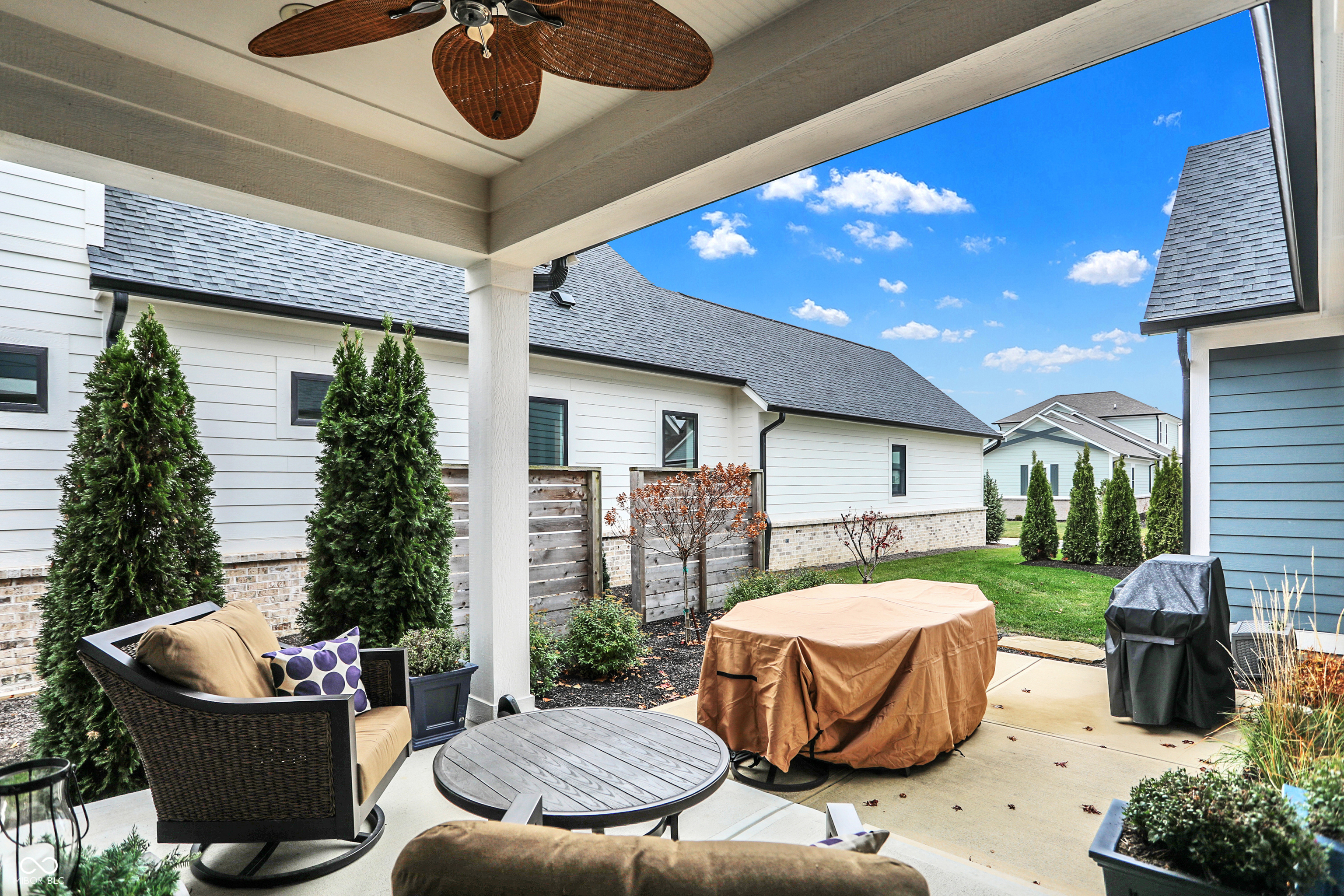 15004 Oak Hollow Lane E