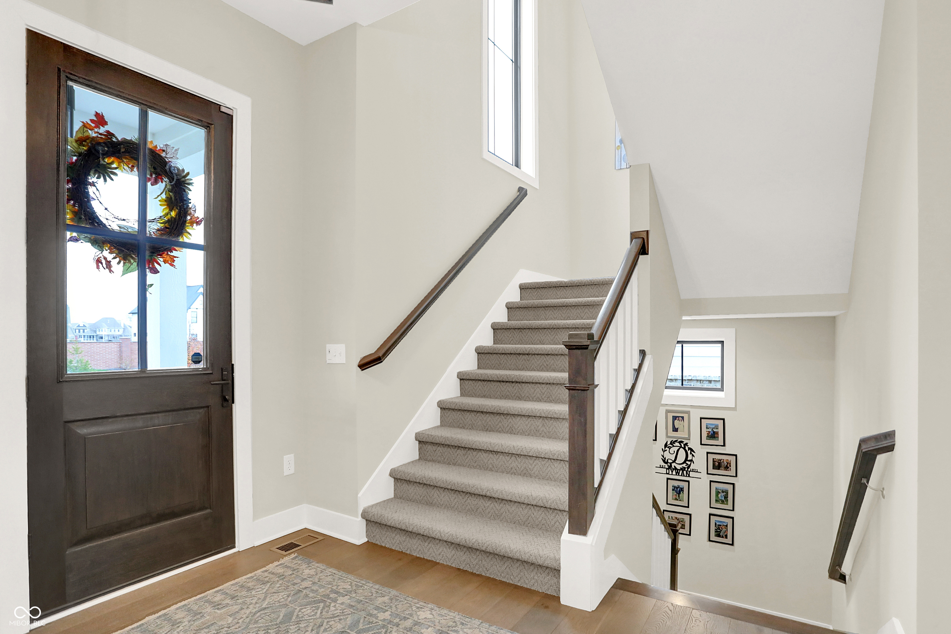 15004 Oak Hollow Lane E