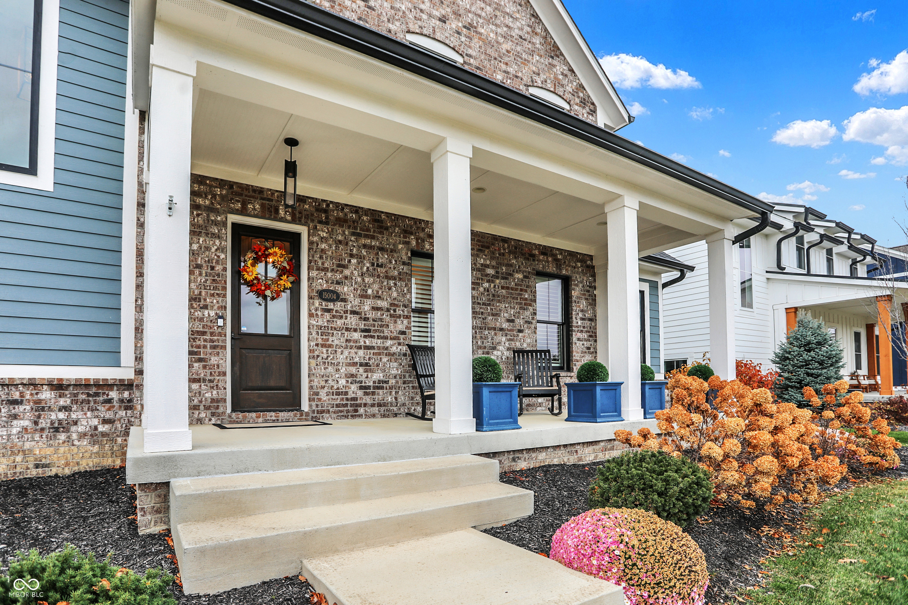 15004 Oak Hollow Lane E