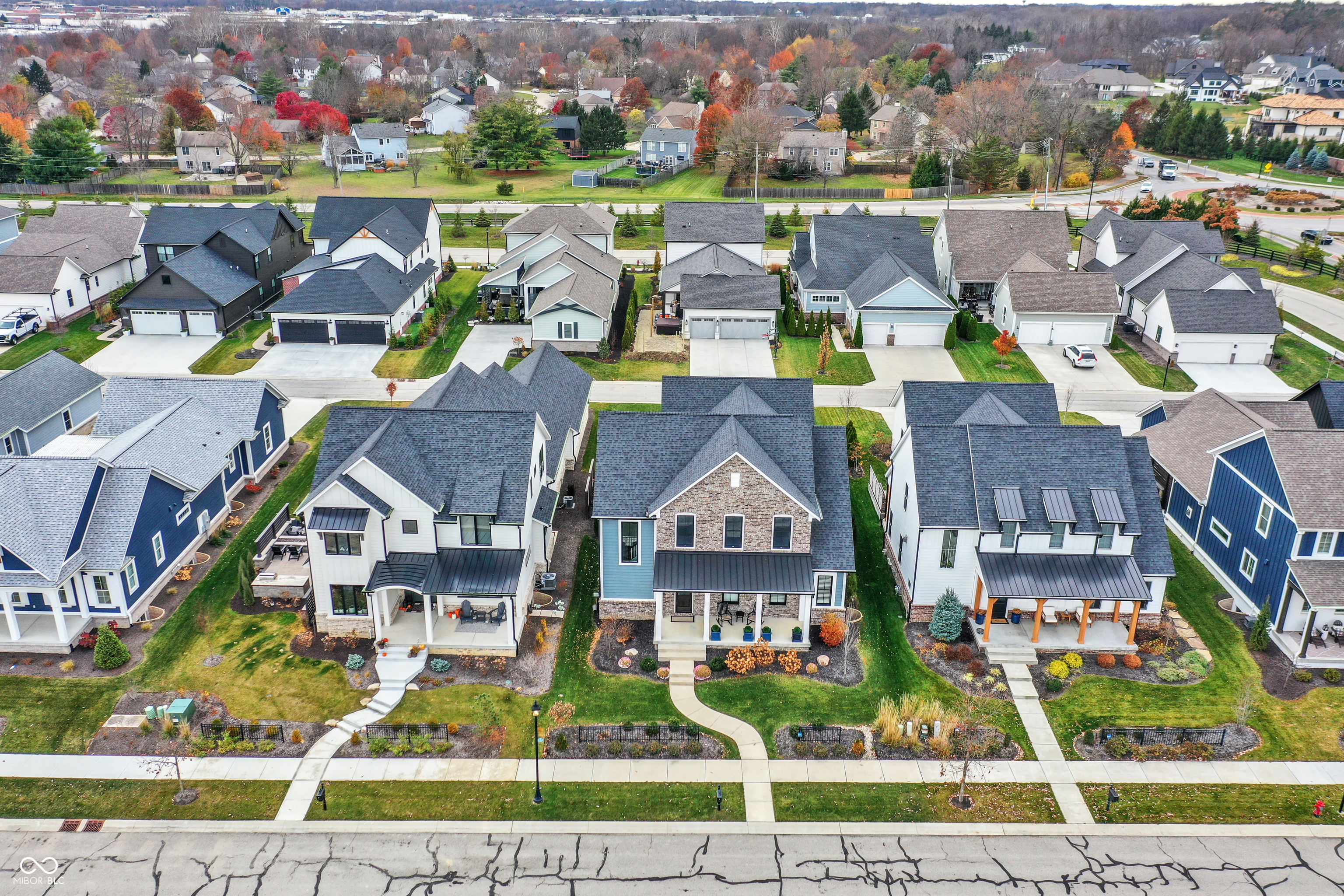 15004 Oak Hollow Lane E