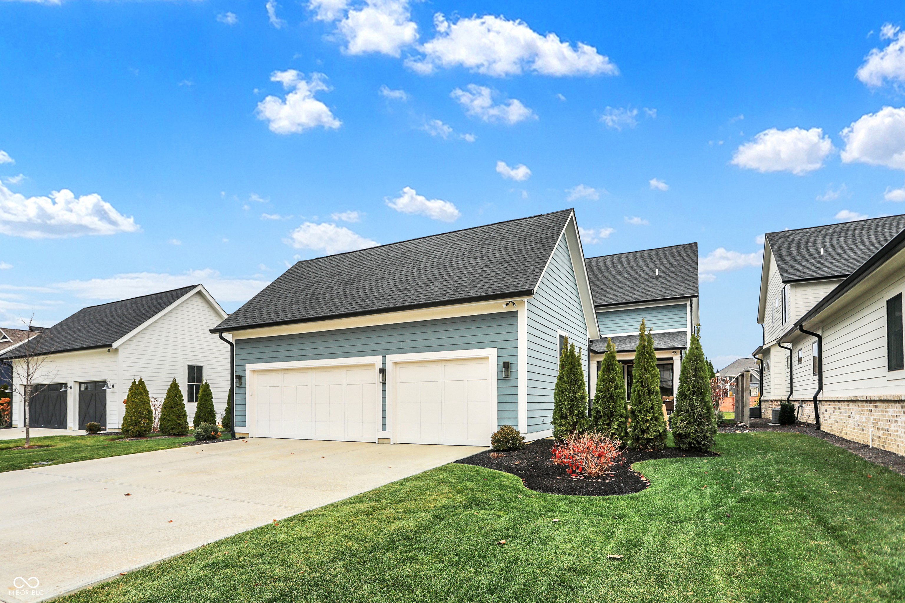 15004 Oak Hollow Lane E