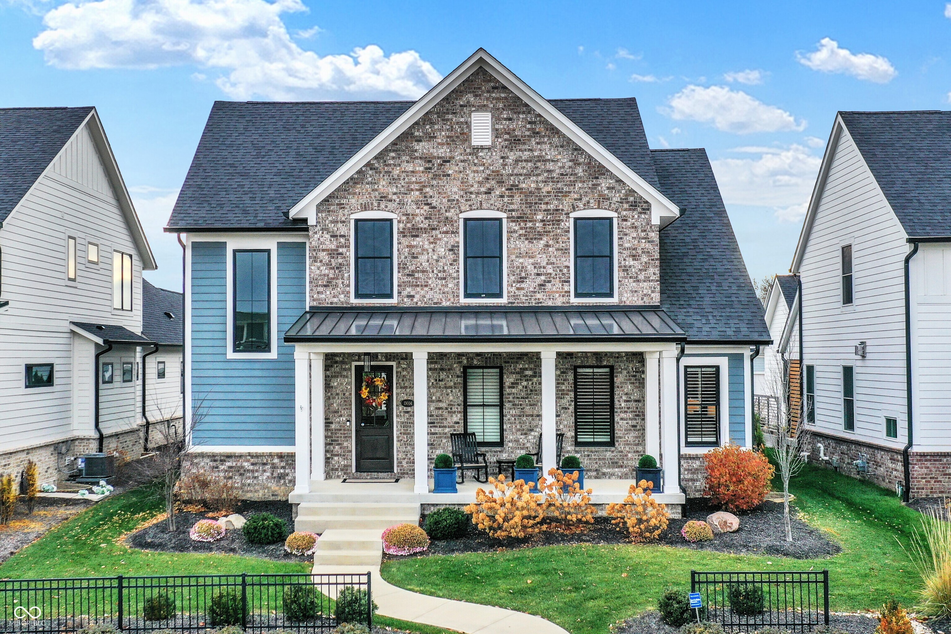 15004 Oak Hollow Lane E