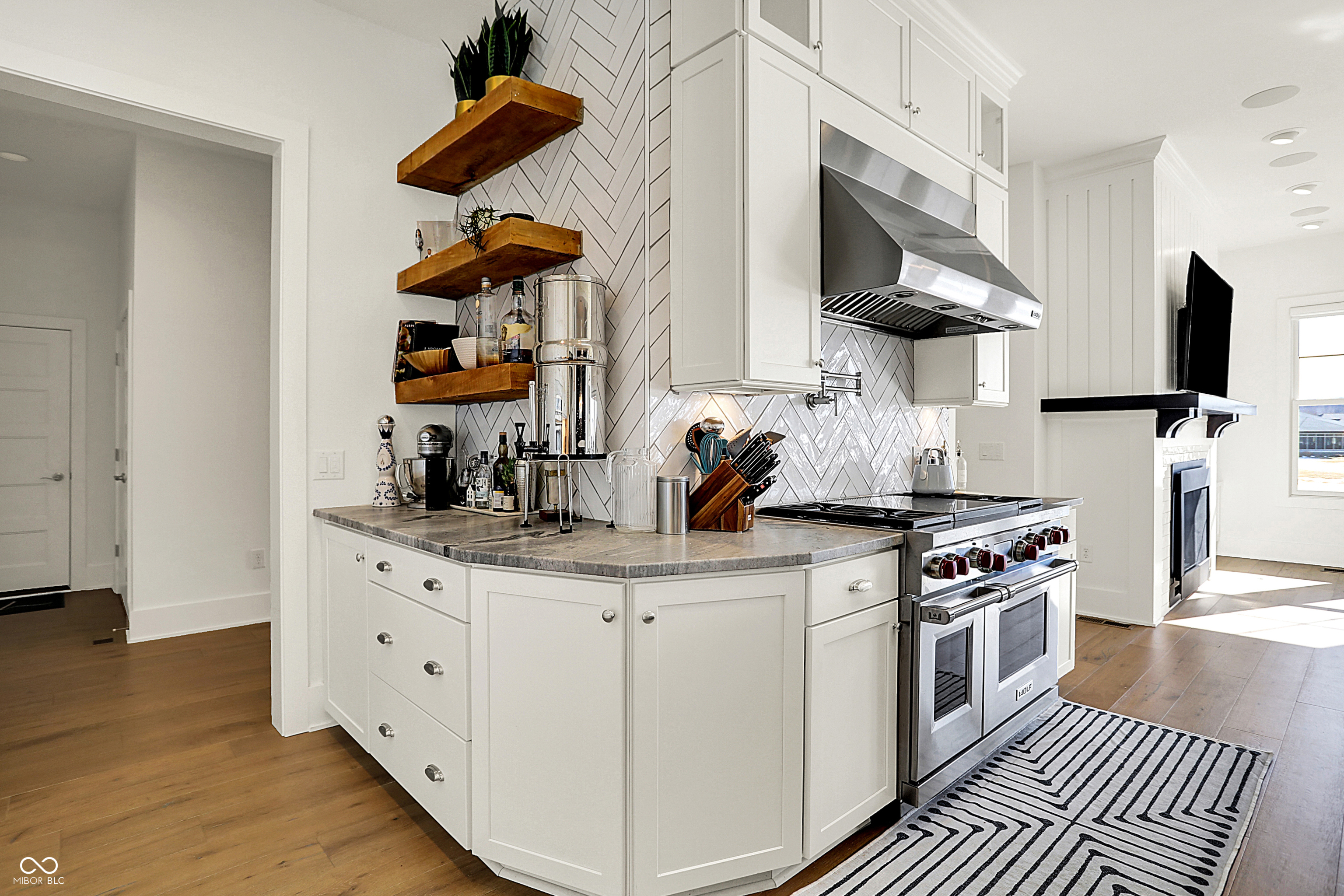 565 Old Ashbury Road