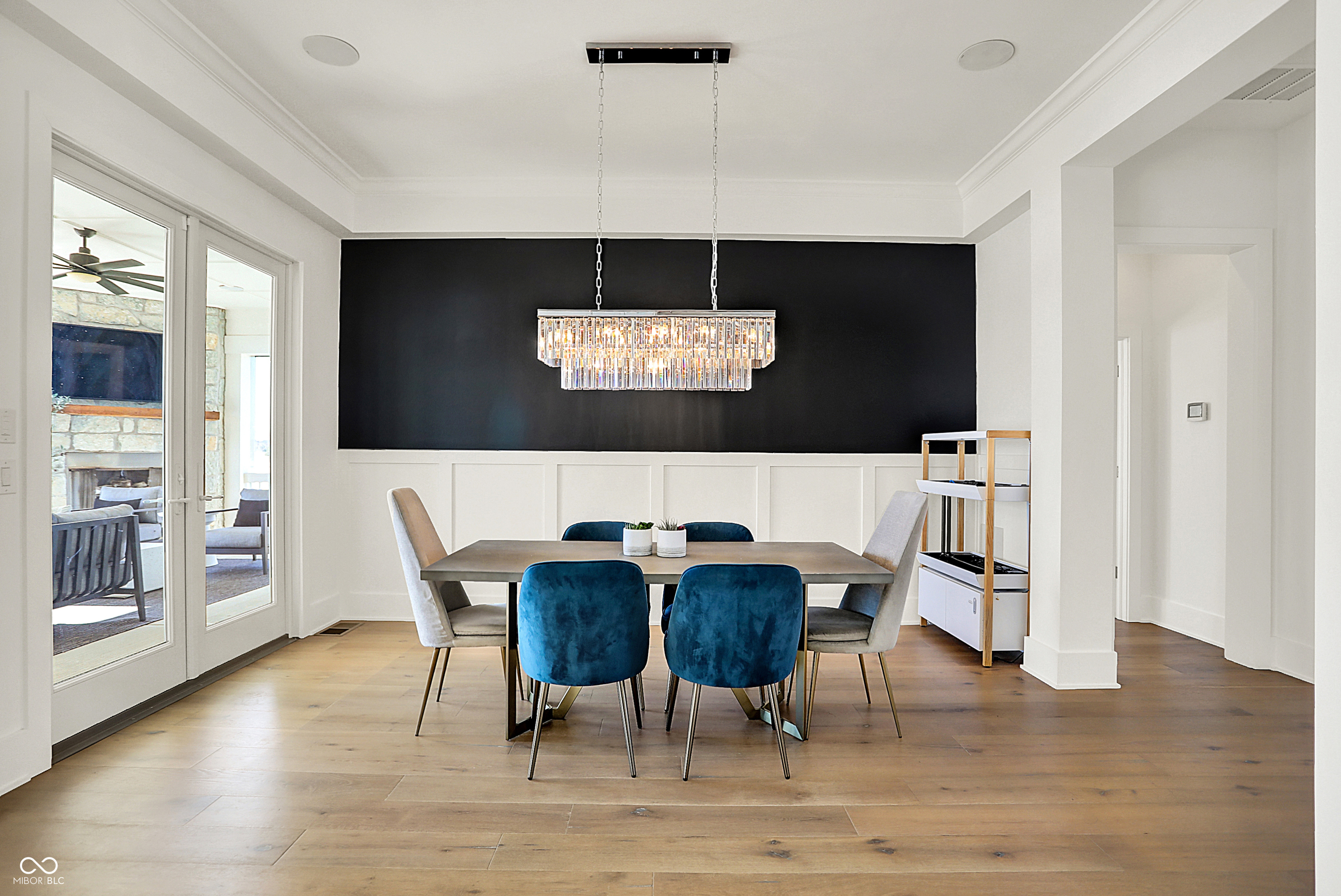 565 Old Ashbury Road