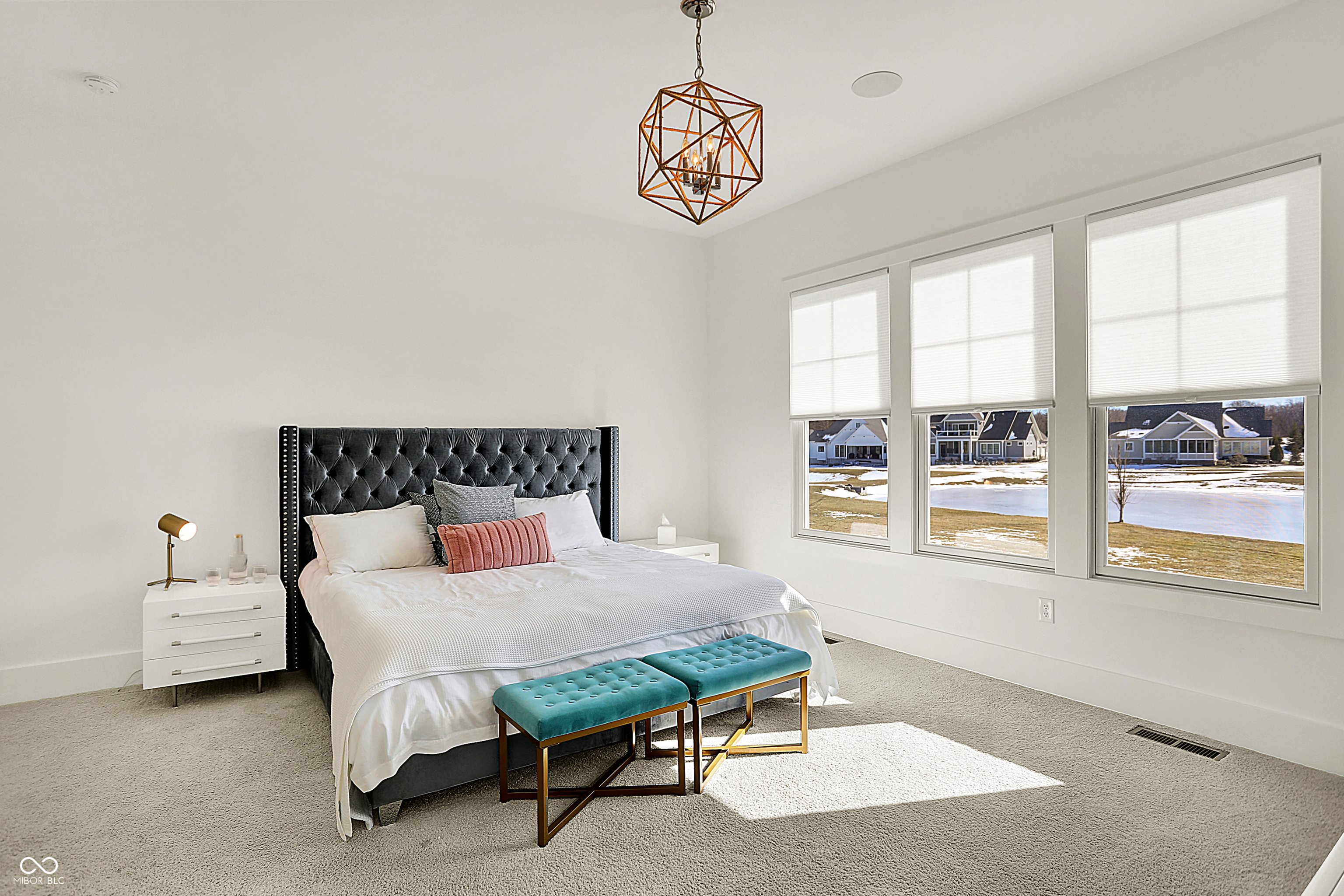 565 Old Ashbury Road