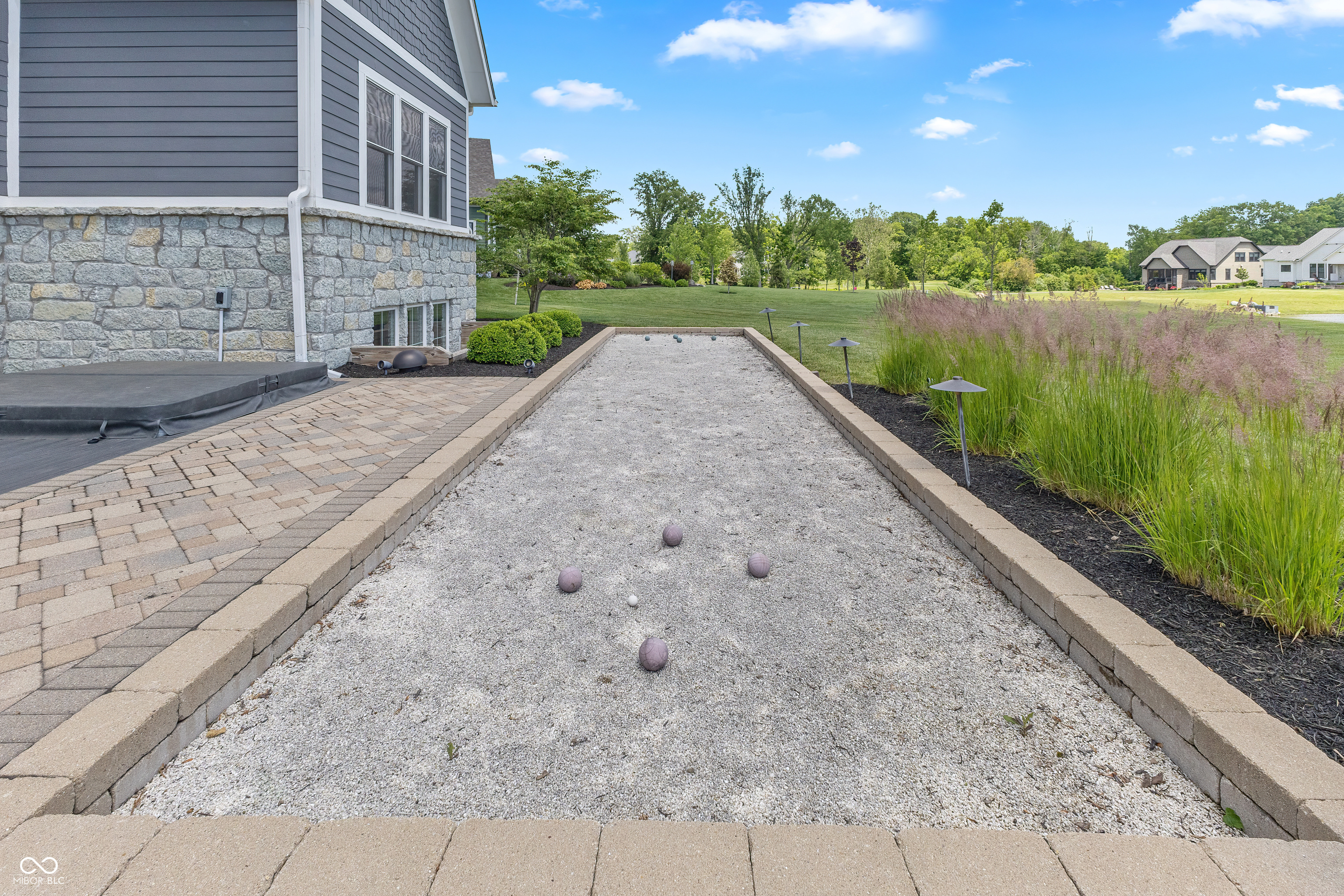 565 Old Ashbury Road