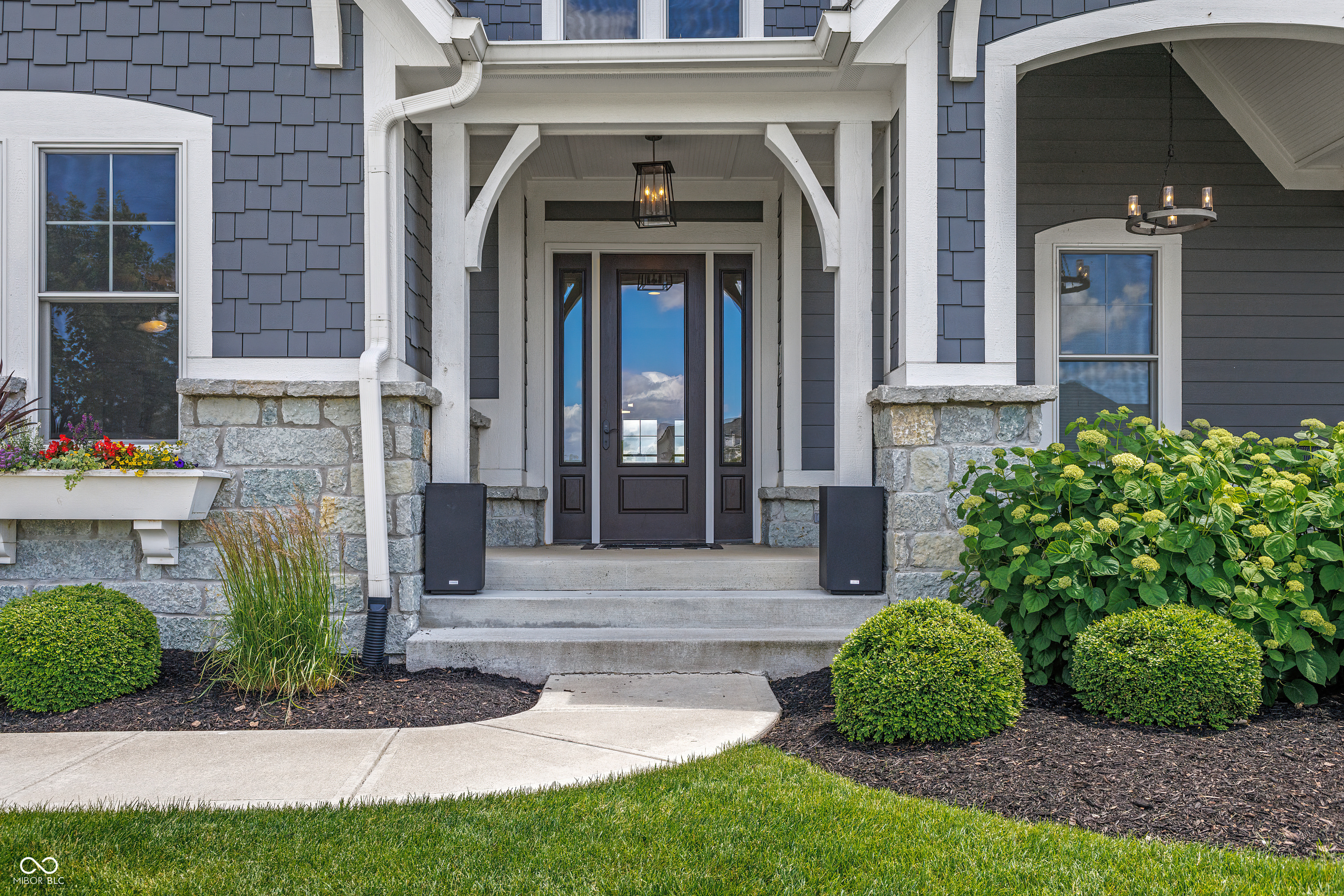 565 Old Ashbury Road