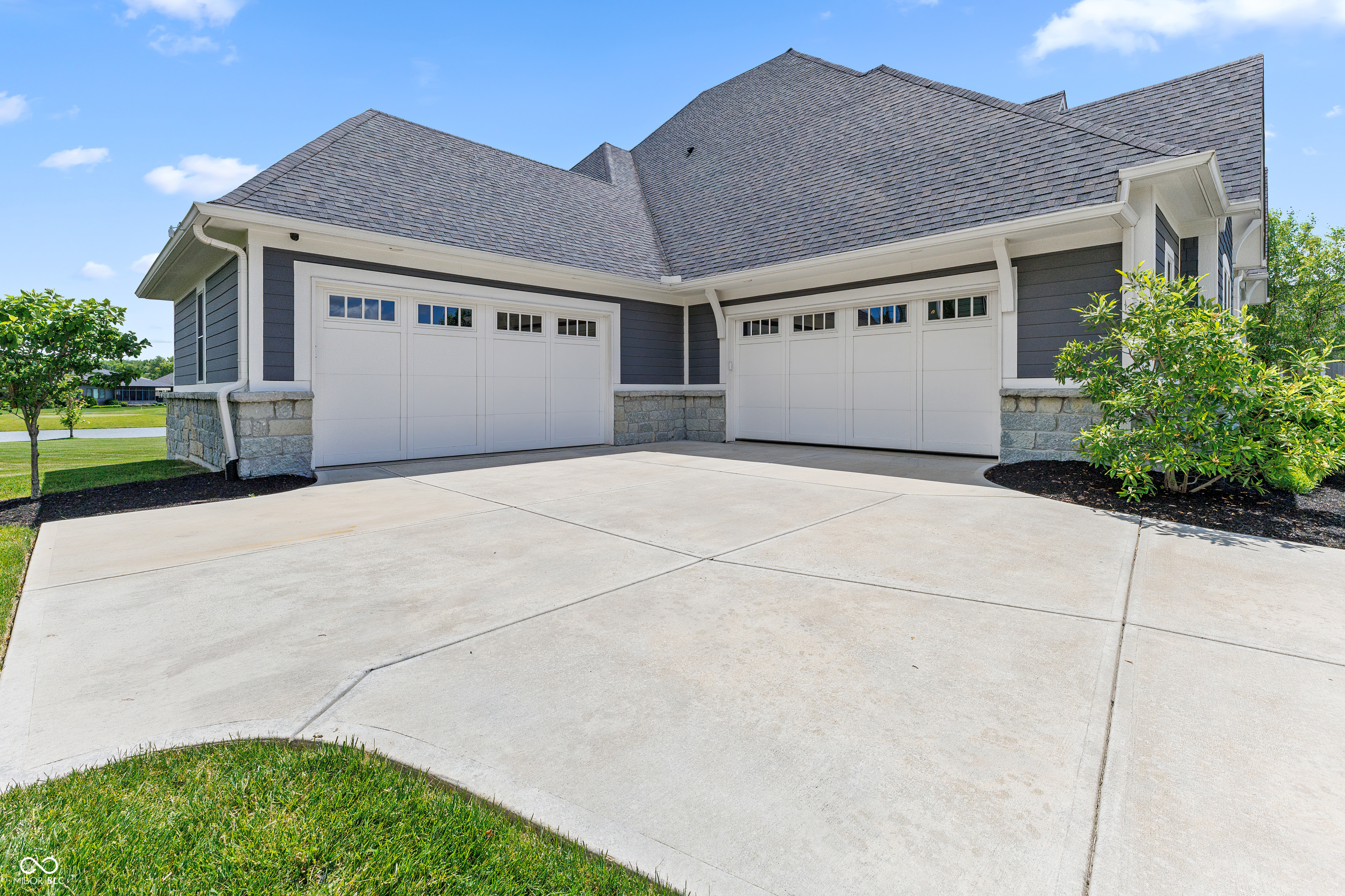 565 Old Ashbury Road