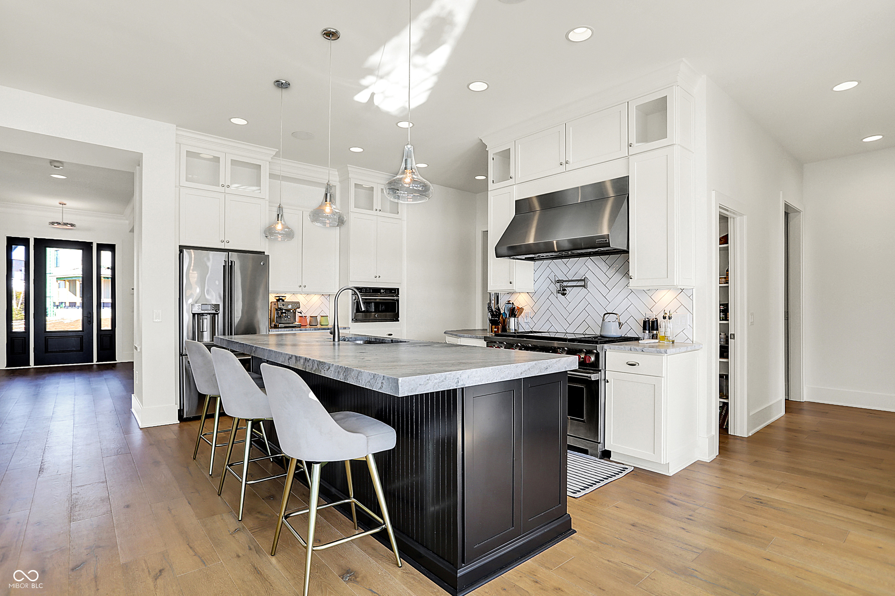 565 Old Ashbury Road